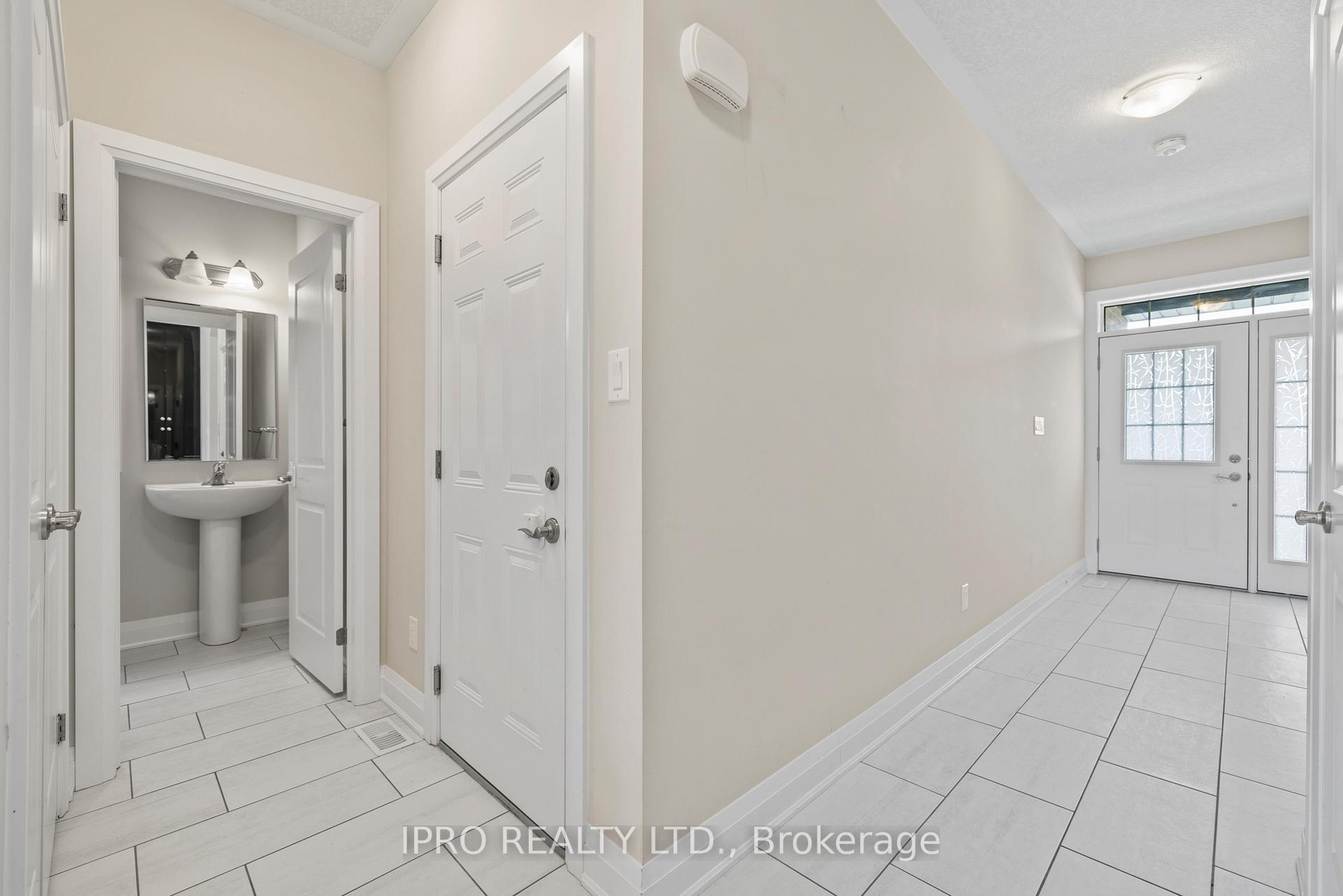 Photo 5 of 208 Woodbine Avenue, Kitchener — HOMEH