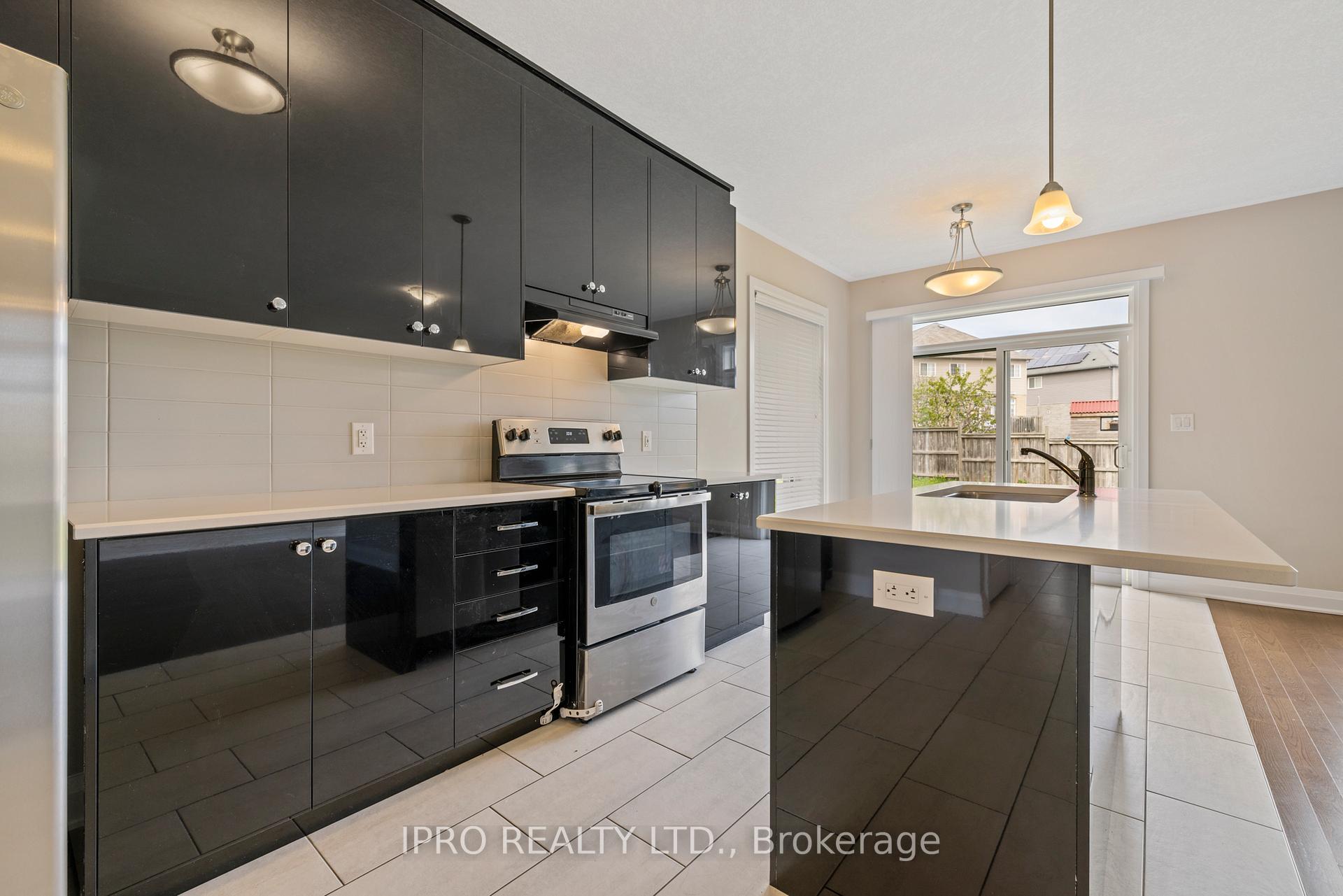 Photo 7 of 208 Woodbine Avenue, Kitchener — HOMEH