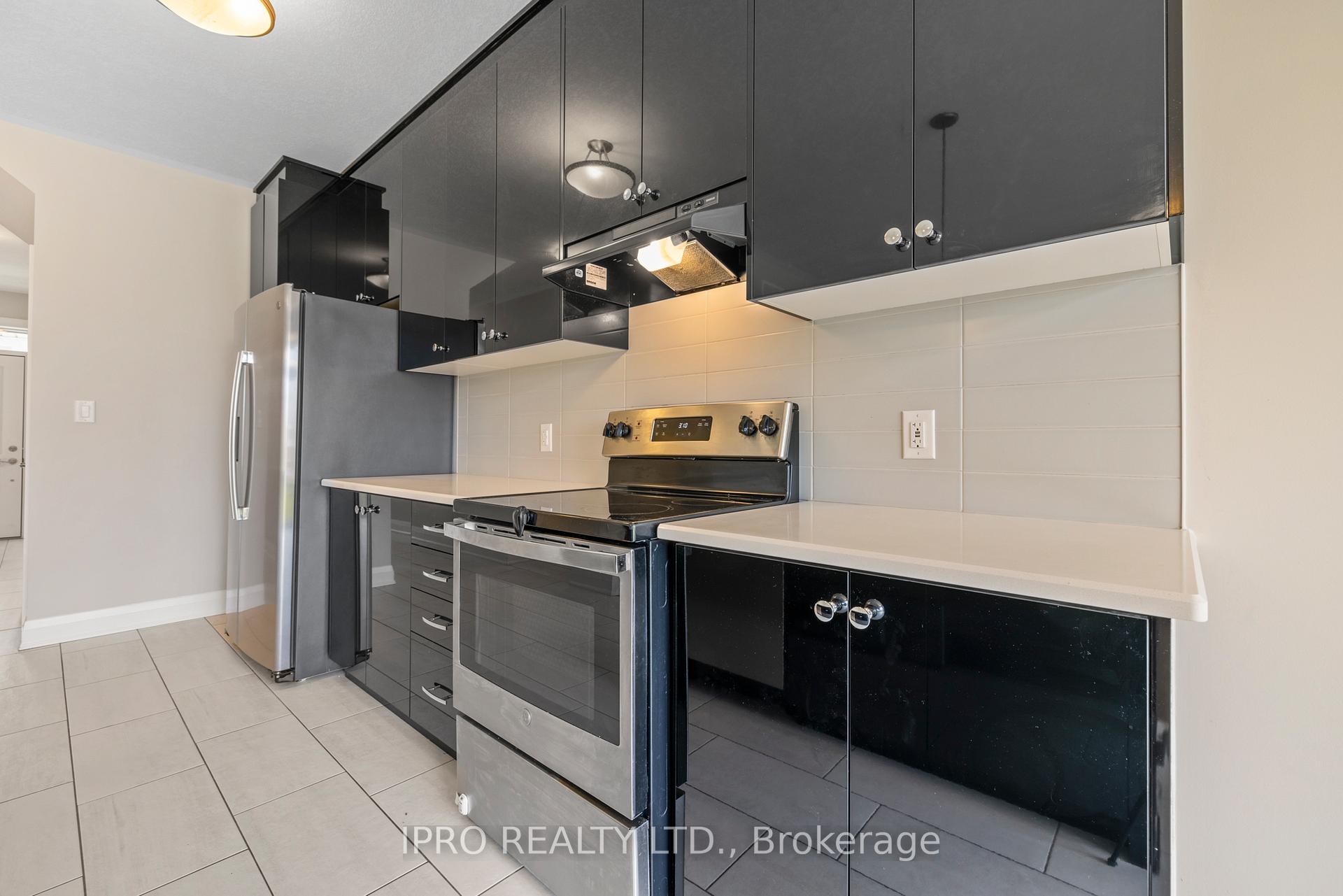 Photo 10 of 208 Woodbine Avenue, Kitchener — HOMEH