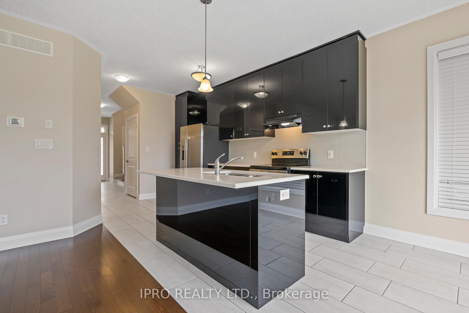 Photo 11 of 208 Woodbine Avenue, Kitchener — HOMEH