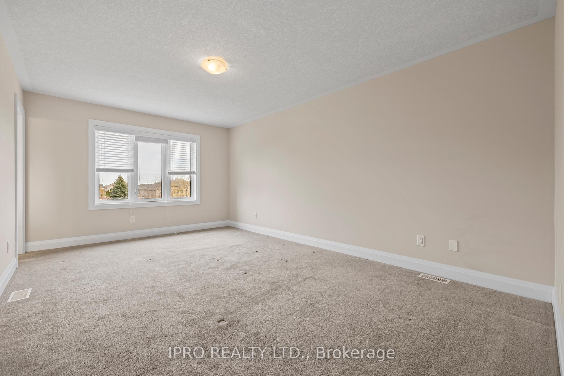 Photo 16 of 208 Woodbine Avenue, Kitchener — HOMEH