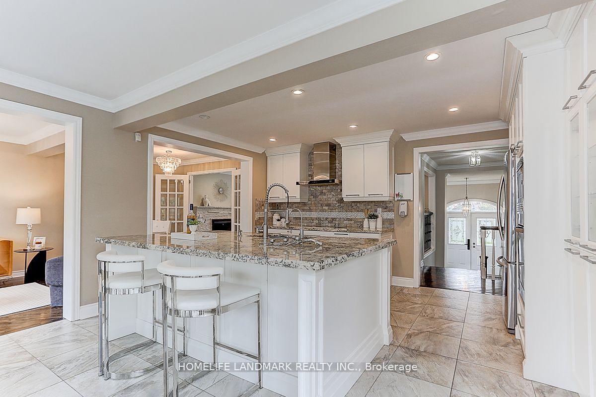 Photo 6 of 25 Oakcrest Avenue, Markham, Village Green-South Unionville — HOMEH