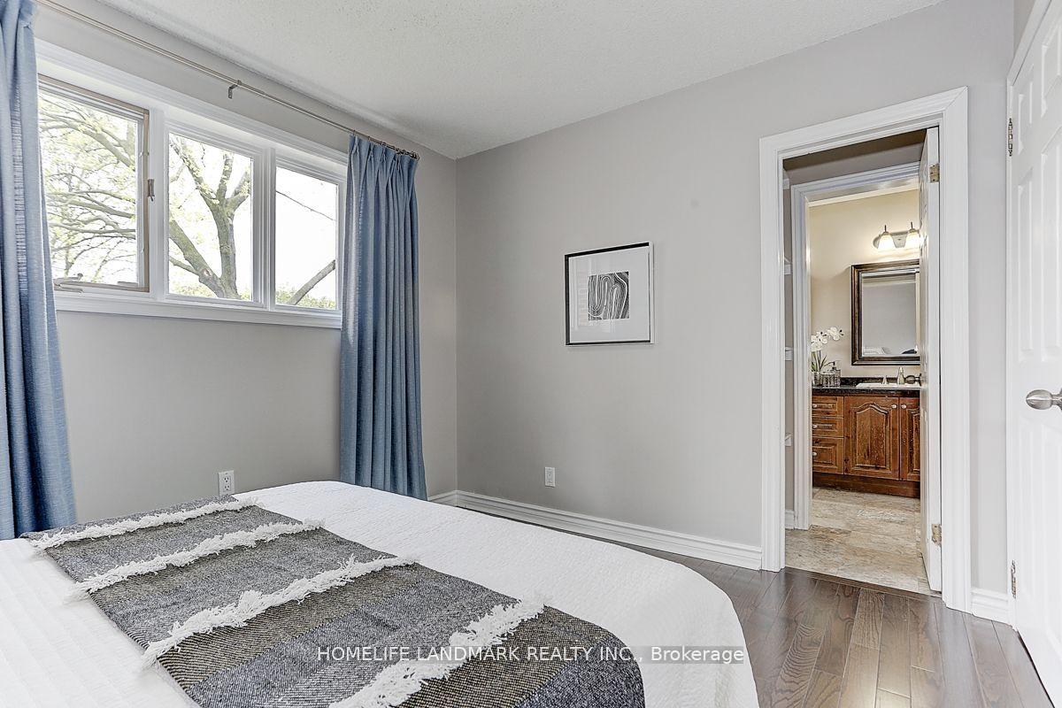 Photo 31 of 25 Oakcrest Avenue, Markham, Village Green-South Unionville — HOMEH