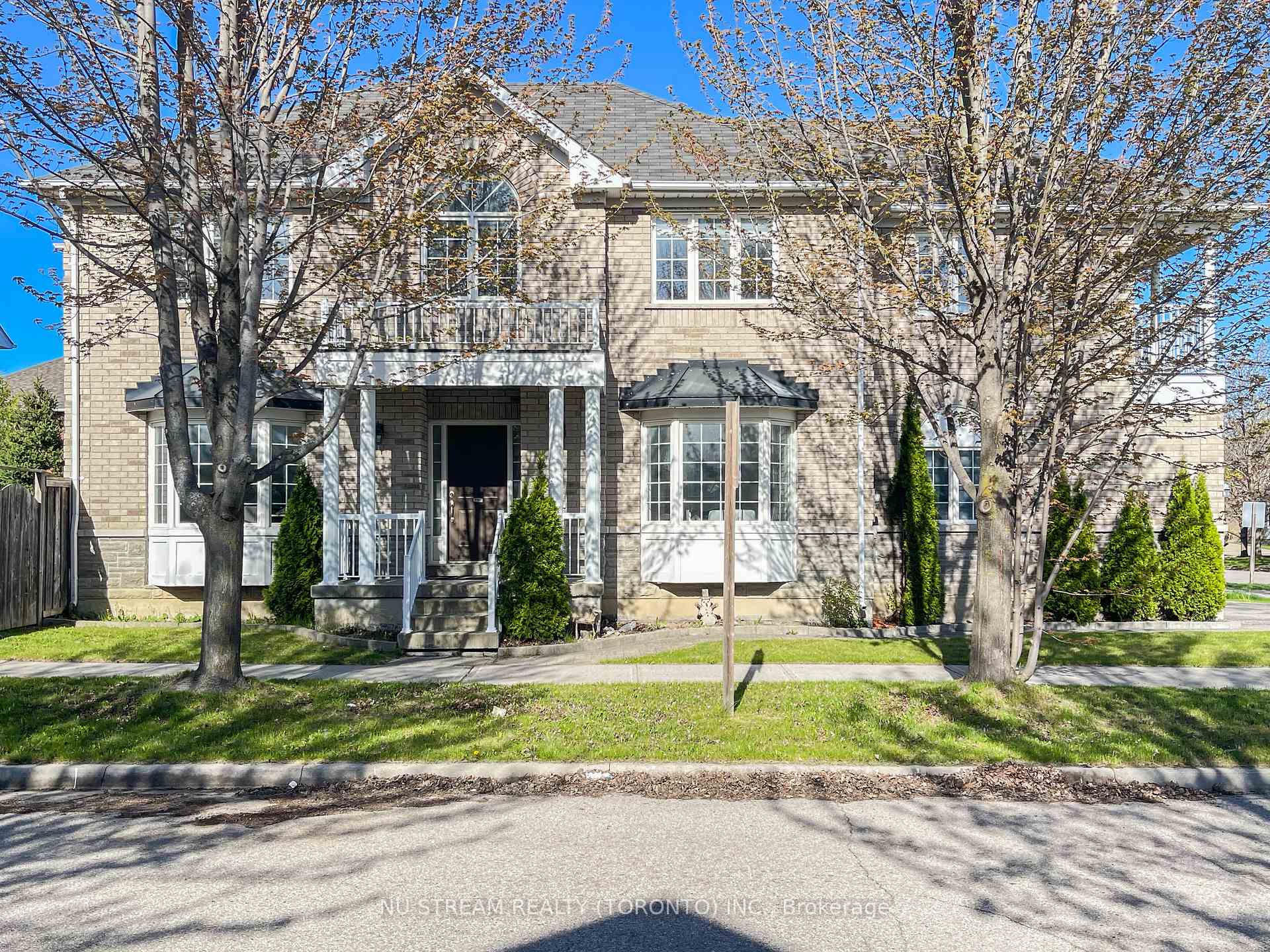 Photo 3 of 112 Gable Avenue, Markham, Berczy — HOMEH
