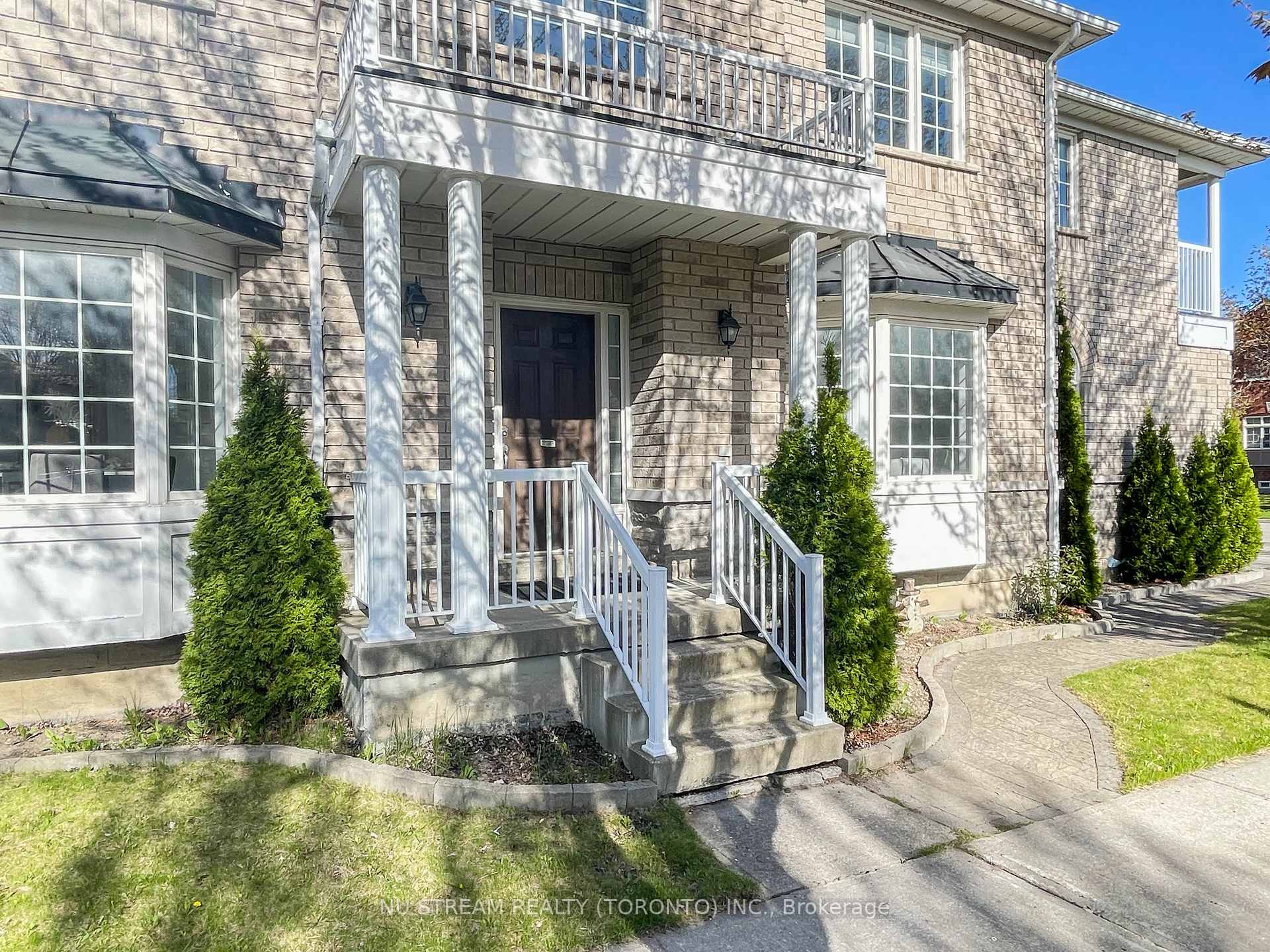 Photo 4 of 112 Gable Avenue, Markham, Berczy — HOMEH