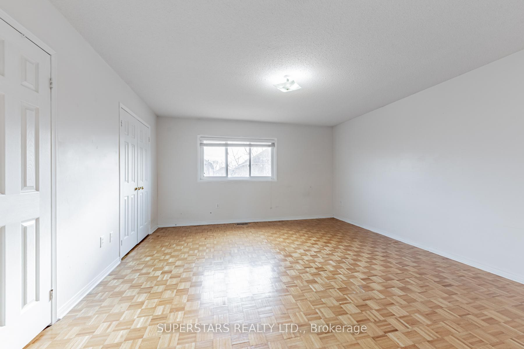 Photo 14 of 40 Mindy Crescent, Markham, Middlefield — HOMEH