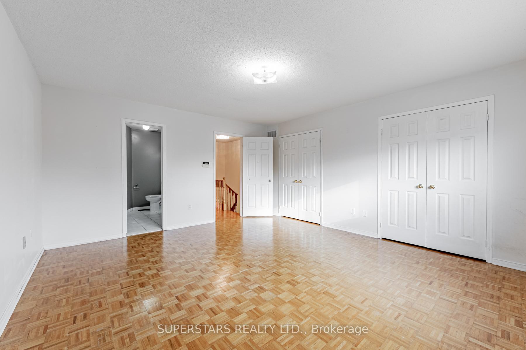 Photo 15 of 40 Mindy Crescent, Markham, Middlefield — HOMEH