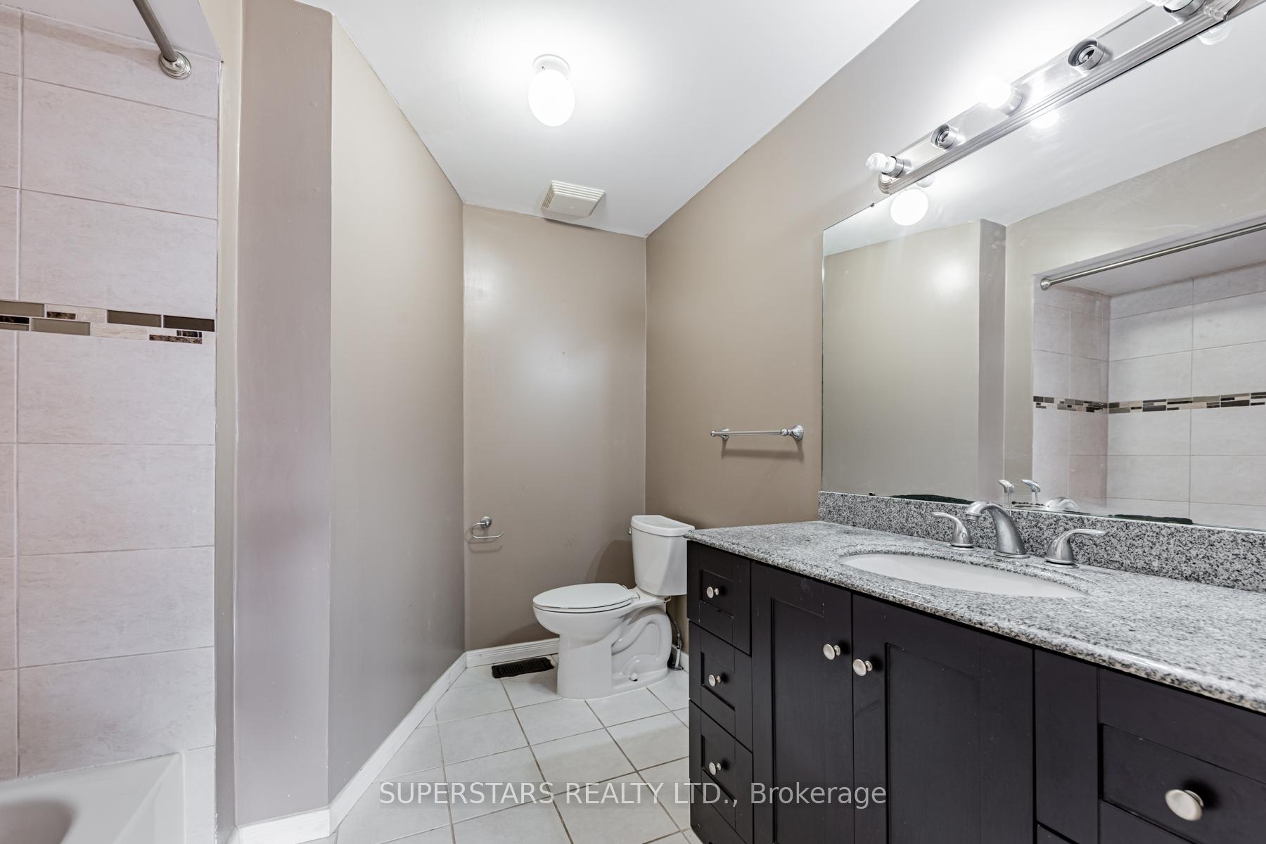 Photo 16 of 40 Mindy Crescent, Markham, Middlefield — HOMEH