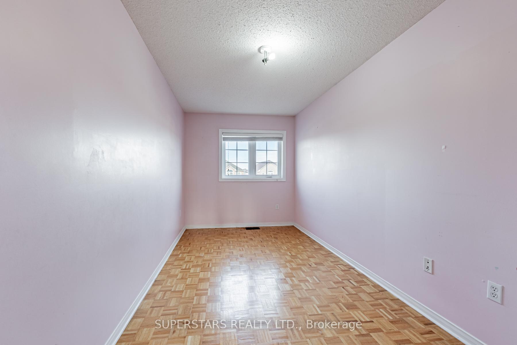 Photo 20 of 40 Mindy Crescent, Markham, Middlefield — HOMEH