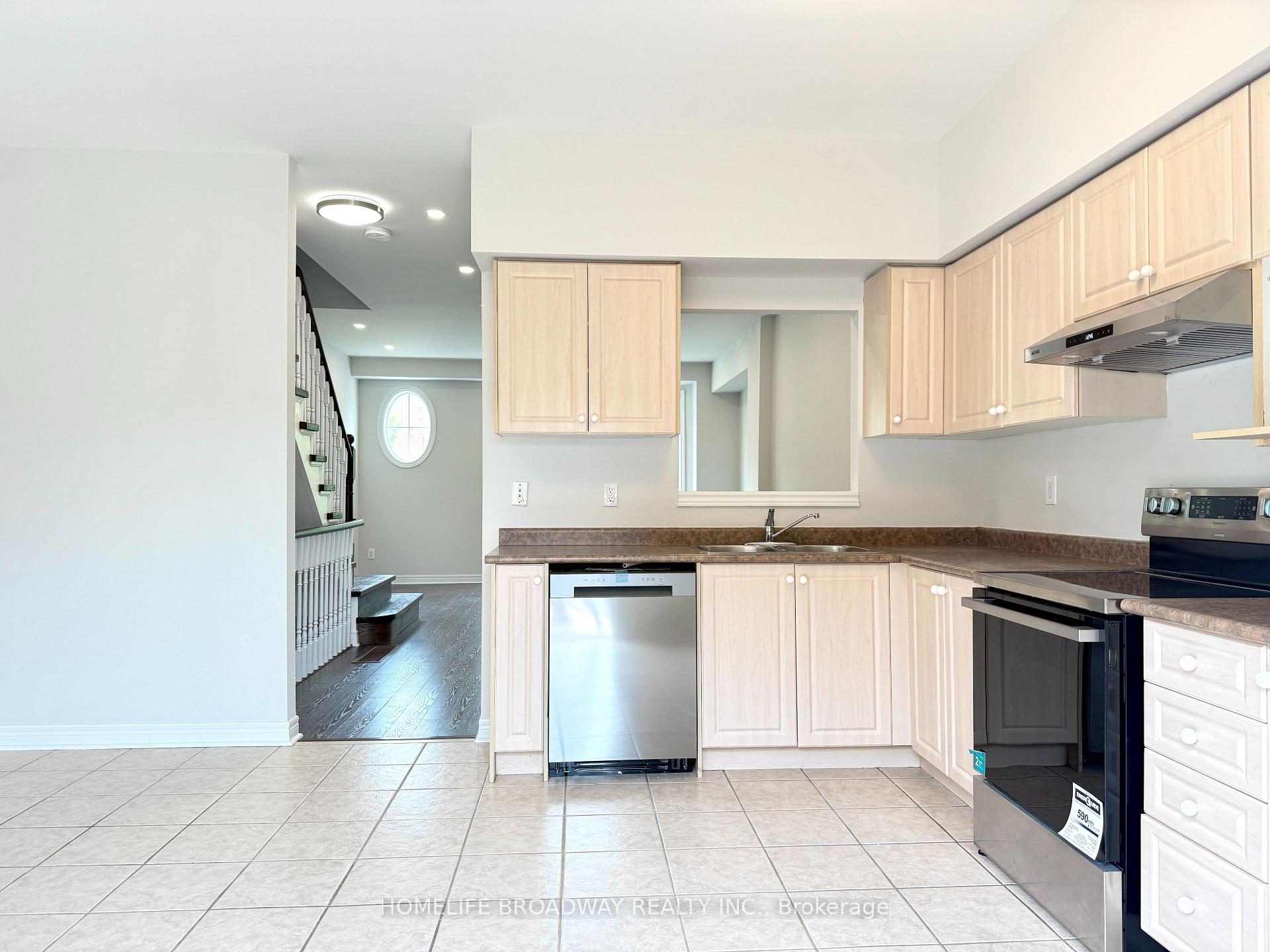 Photo 5 of 31 Park Common Boulevard, Markham, Commerce Valley — HOMEH