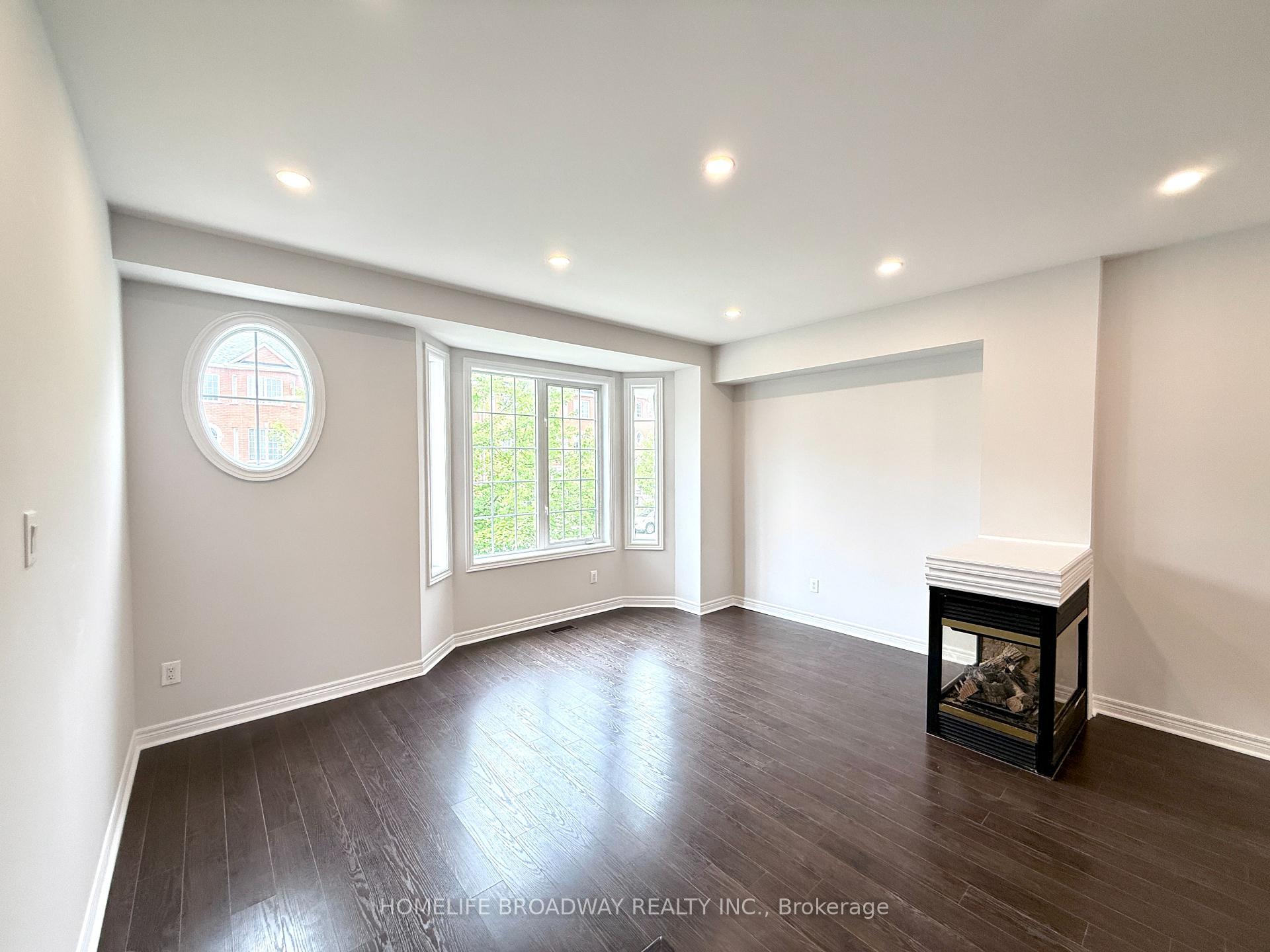 Photo 8 of 31 Park Common Boulevard, Markham, Commerce Valley — HOMEH