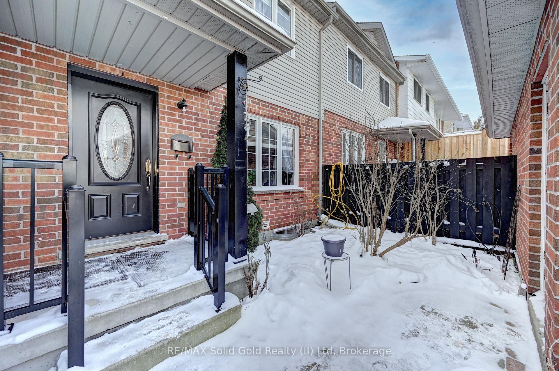 Photo 3 of 85 Ralgreen Crescent, Kitchener — HOMEH