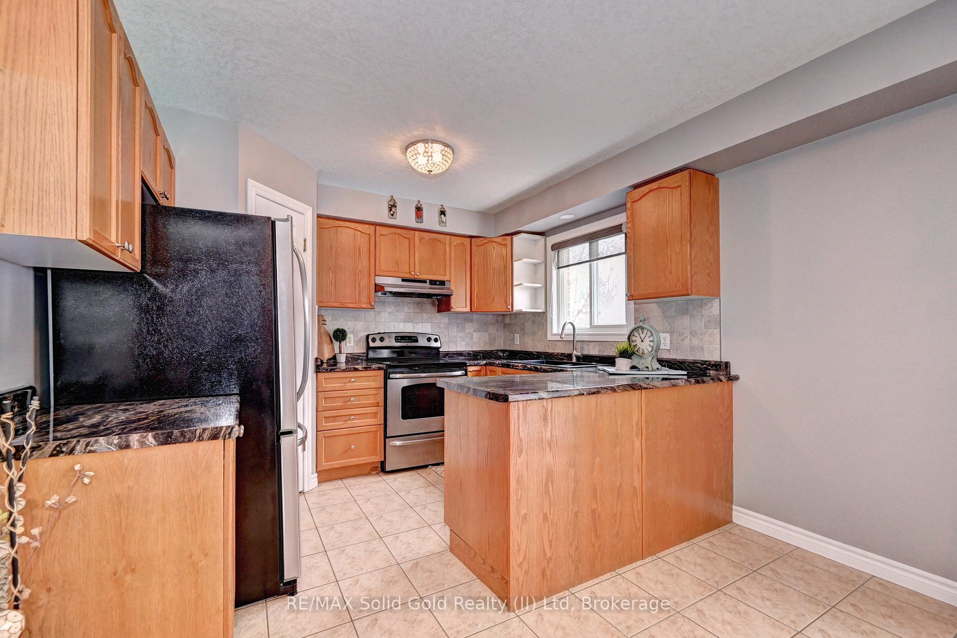 Photo 13 of 85 Ralgreen Crescent, Kitchener — HOMEH