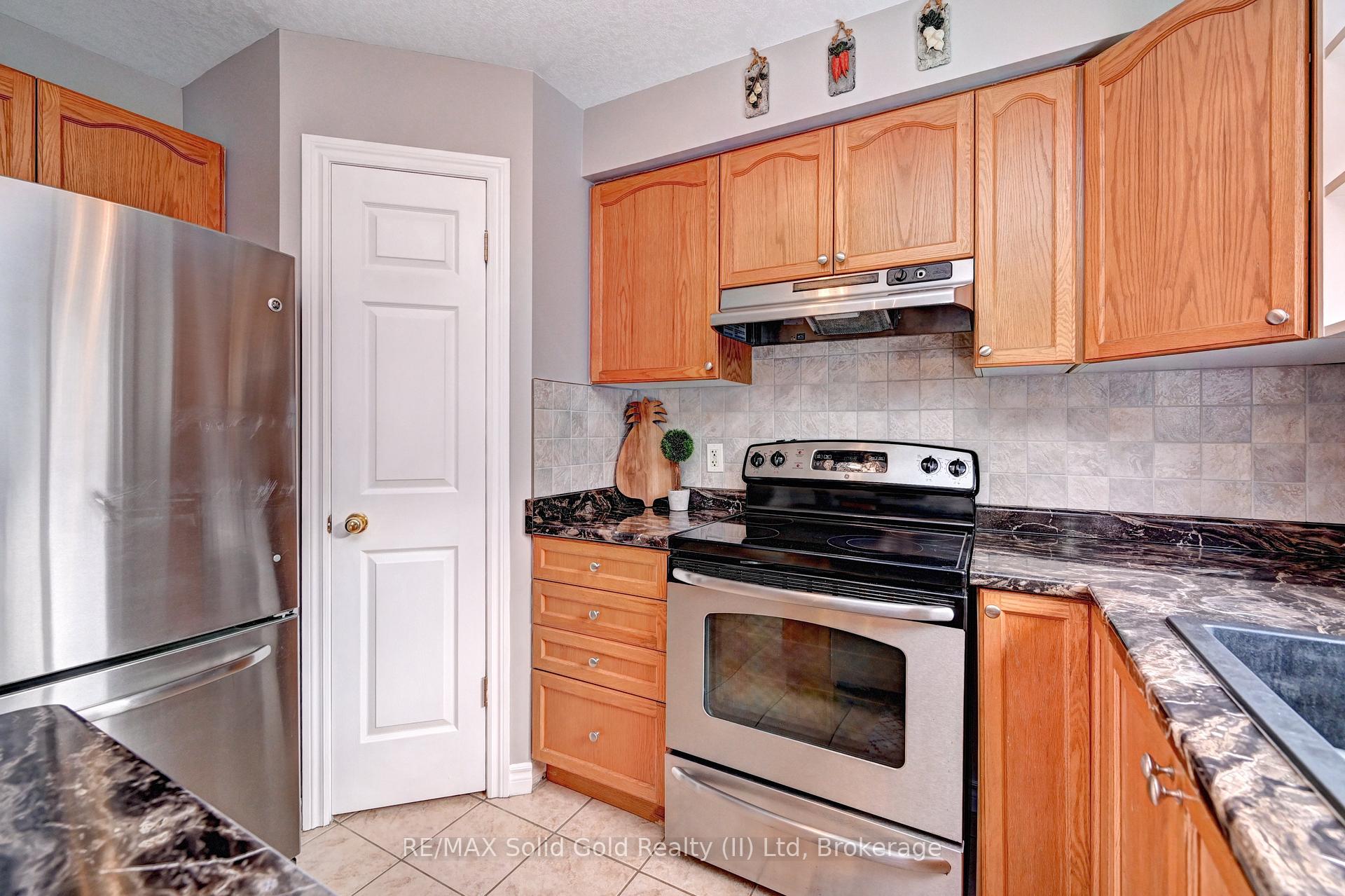 Photo 14 of 85 Ralgreen Crescent, Kitchener — HOMEH