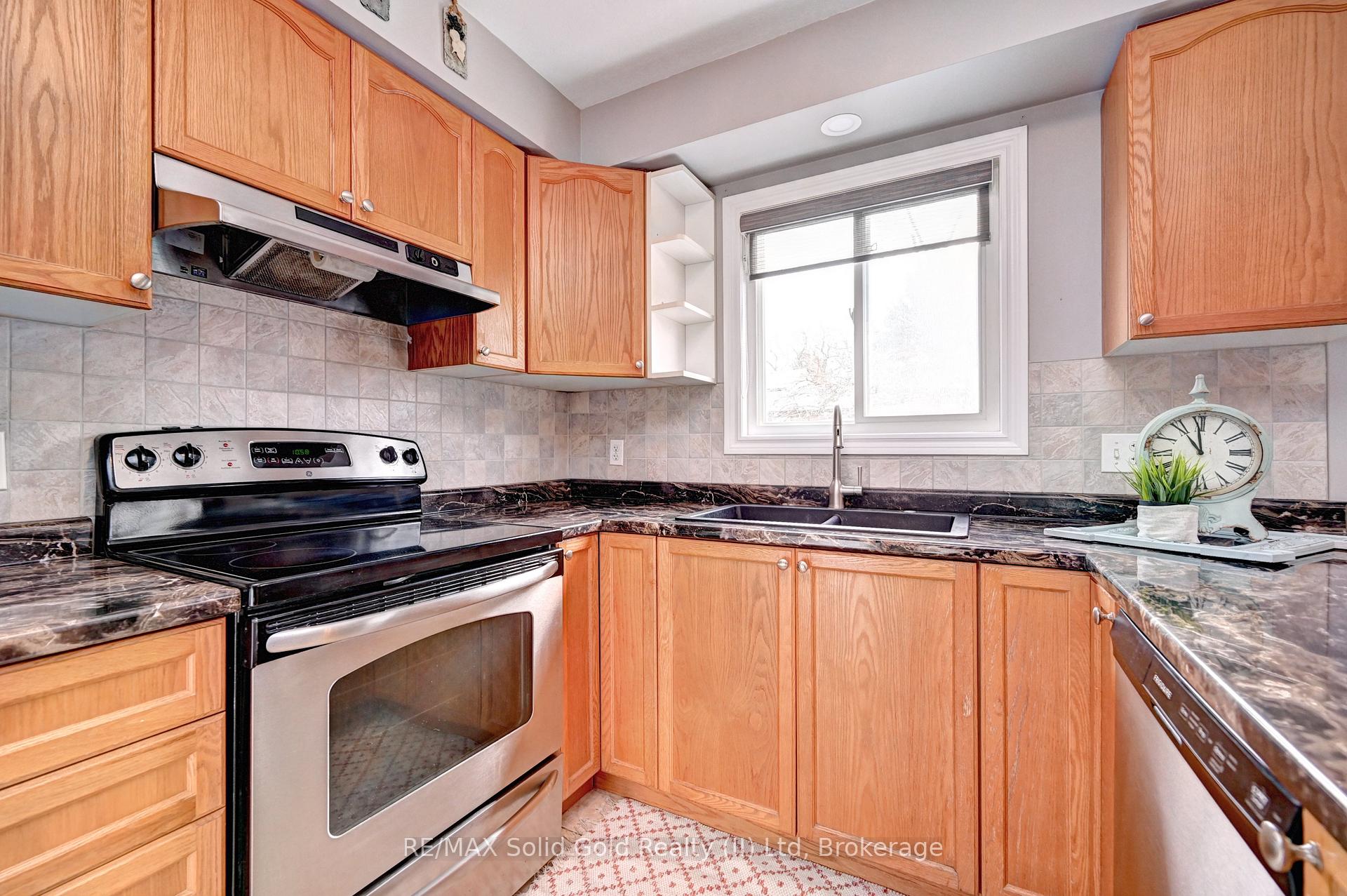 Photo 15 of 85 Ralgreen Crescent, Kitchener — HOMEH
