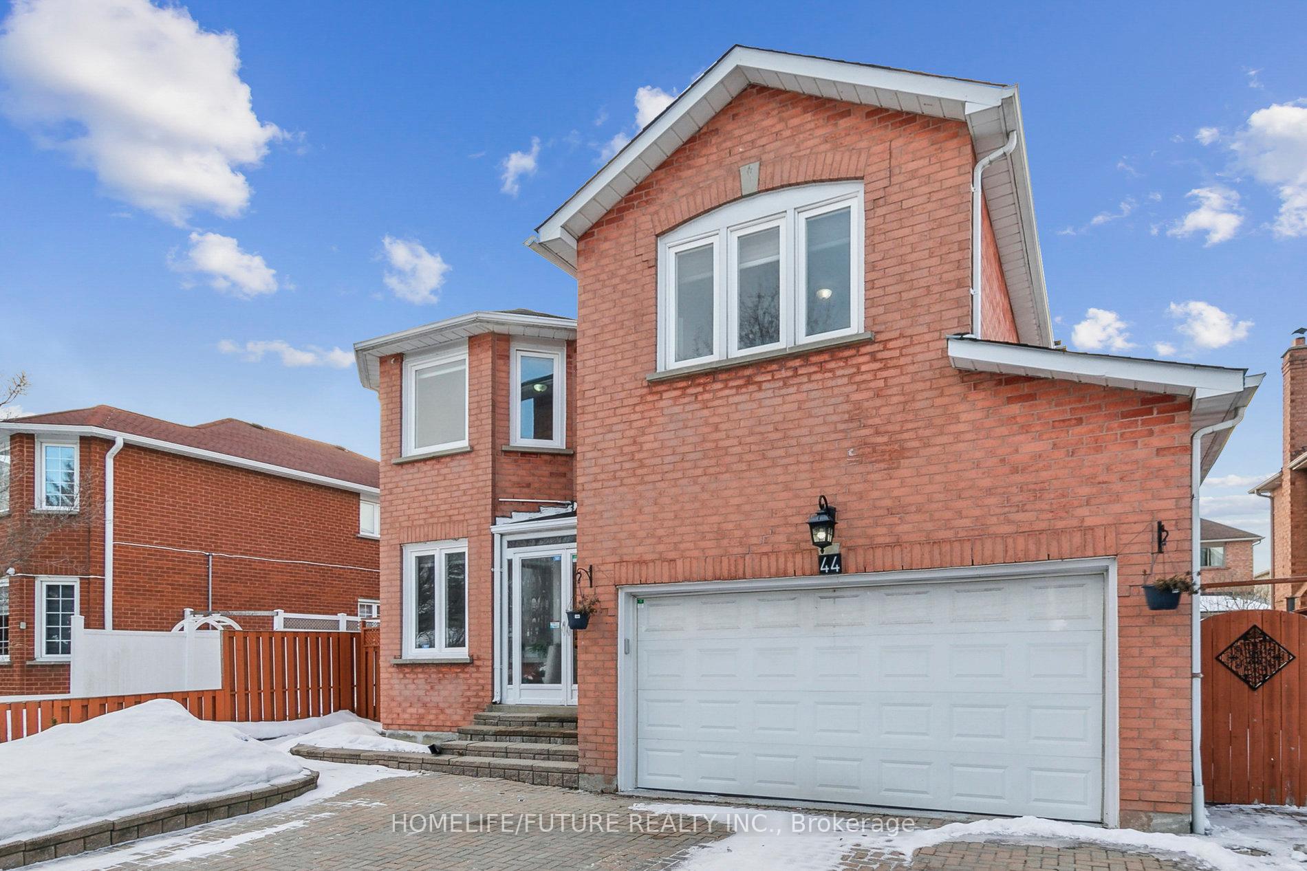 Photo 2 of 44 Norman Ross Drive, Markham, Middlefield — HOMEH