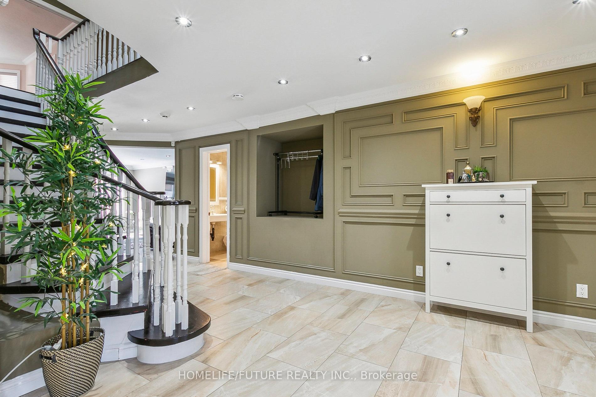 Photo 6 of 44 Norman Ross Drive, Markham, Middlefield — HOMEH
