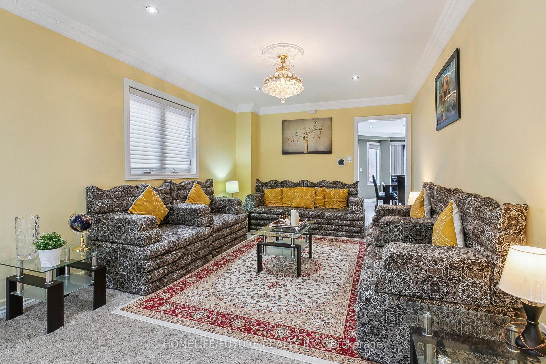 Photo 9 of 44 Norman Ross Drive, Markham, Middlefield — HOMEH