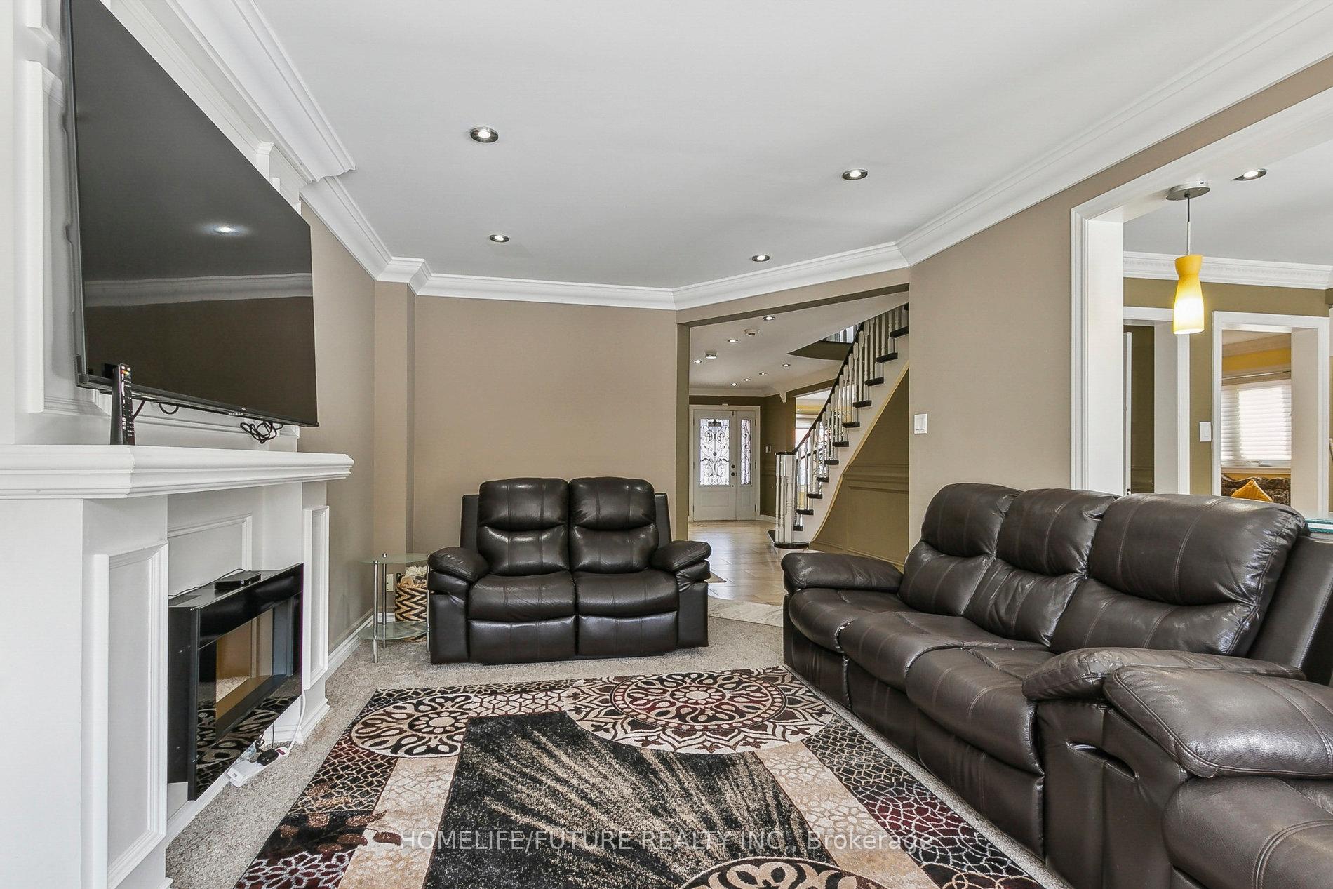 Photo 20 of 44 Norman Ross Drive, Markham, Middlefield — HOMEH