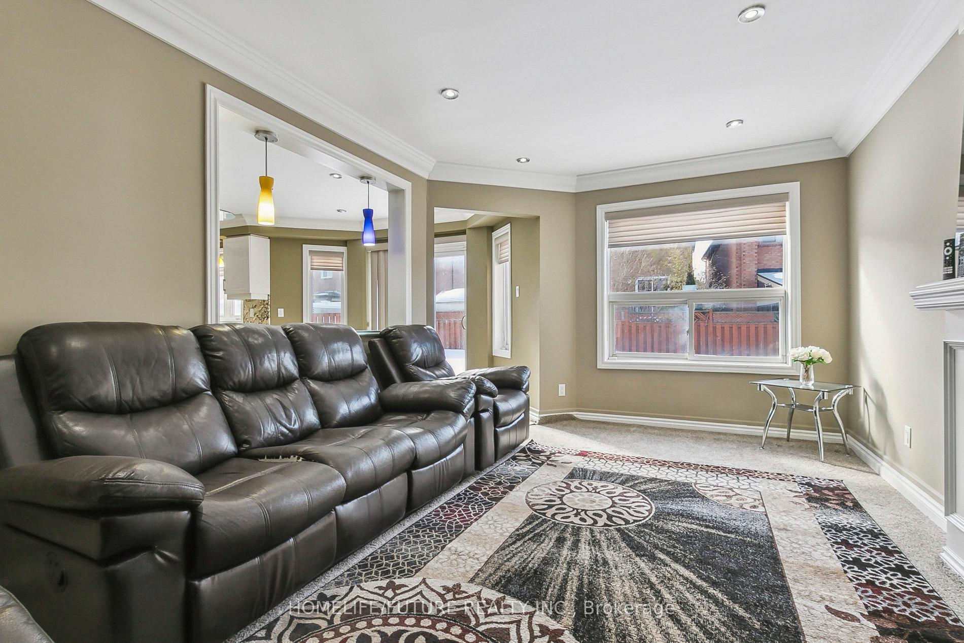 Photo 22 of 44 Norman Ross Drive, Markham, Middlefield — HOMEH