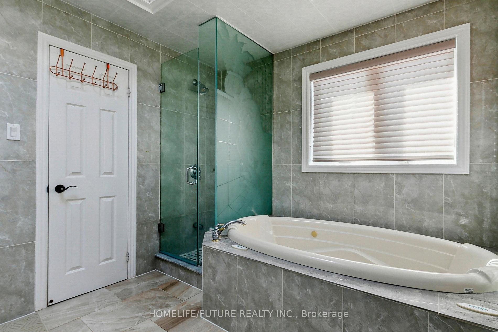 Photo 29 of 44 Norman Ross Drive, Markham, Middlefield — HOMEH