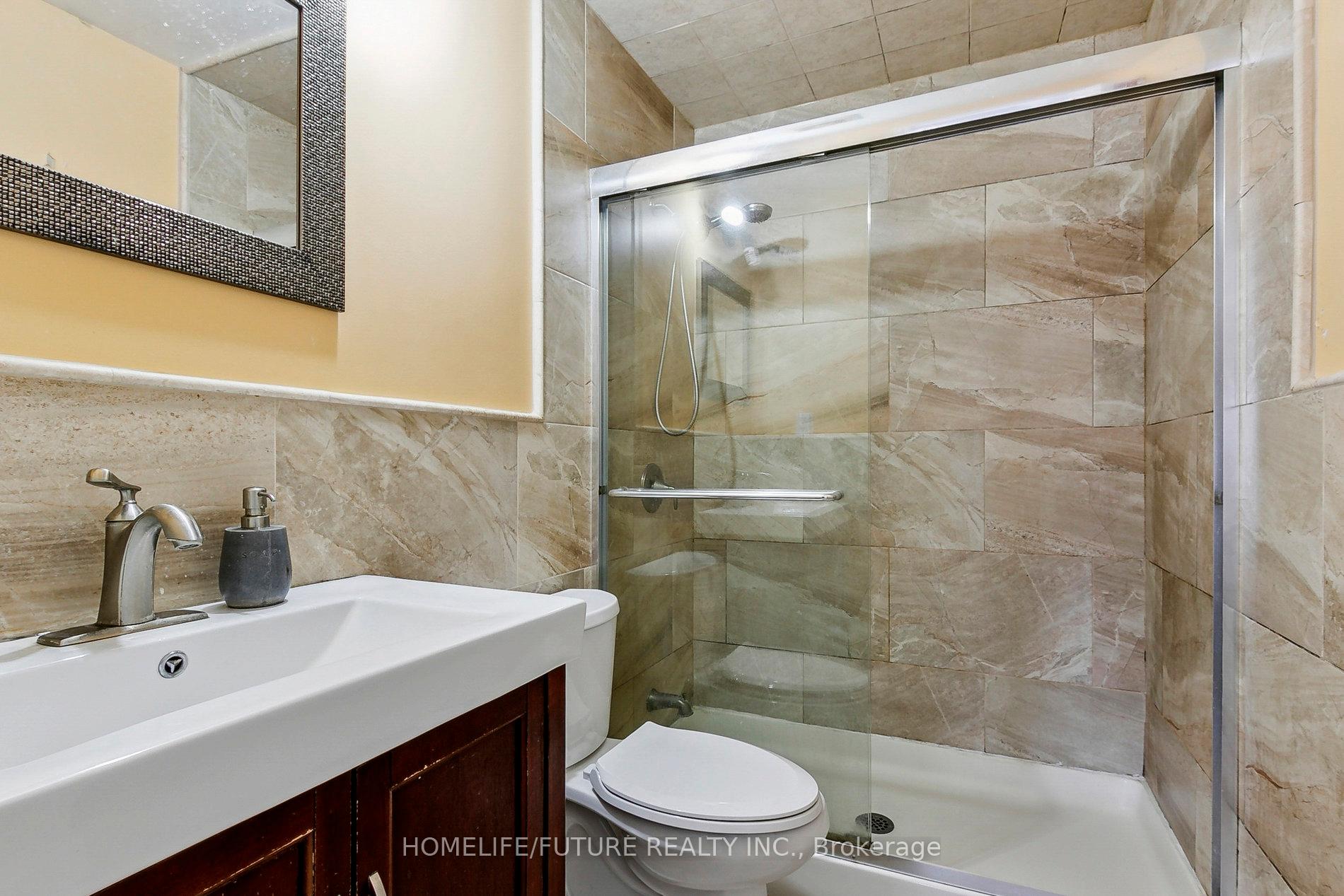 Photo 32 of 44 Norman Ross Drive, Markham, Middlefield — HOMEH