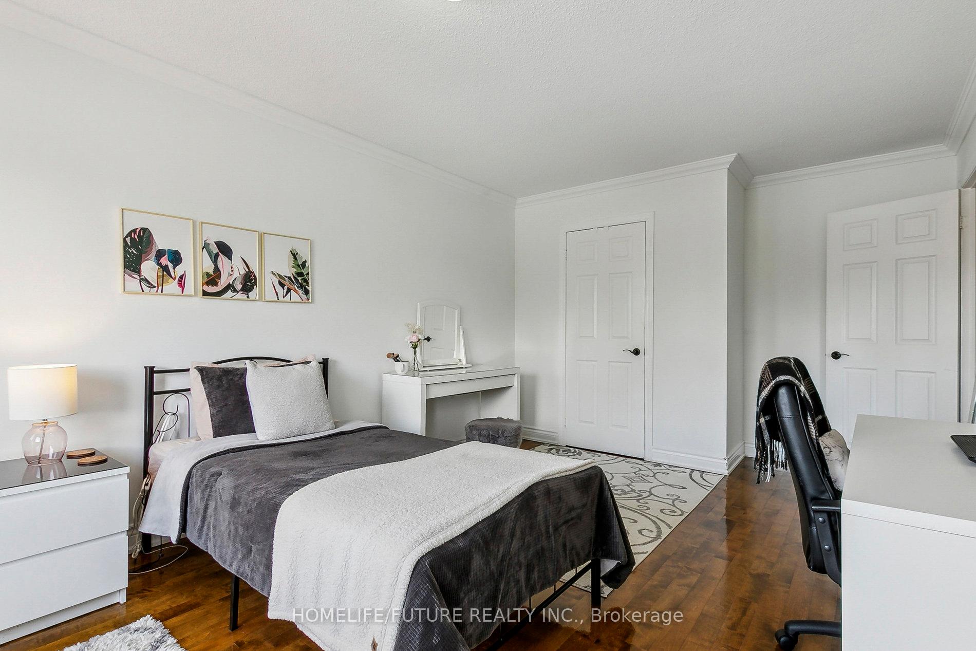 Photo 34 of 44 Norman Ross Drive, Markham, Middlefield — HOMEH