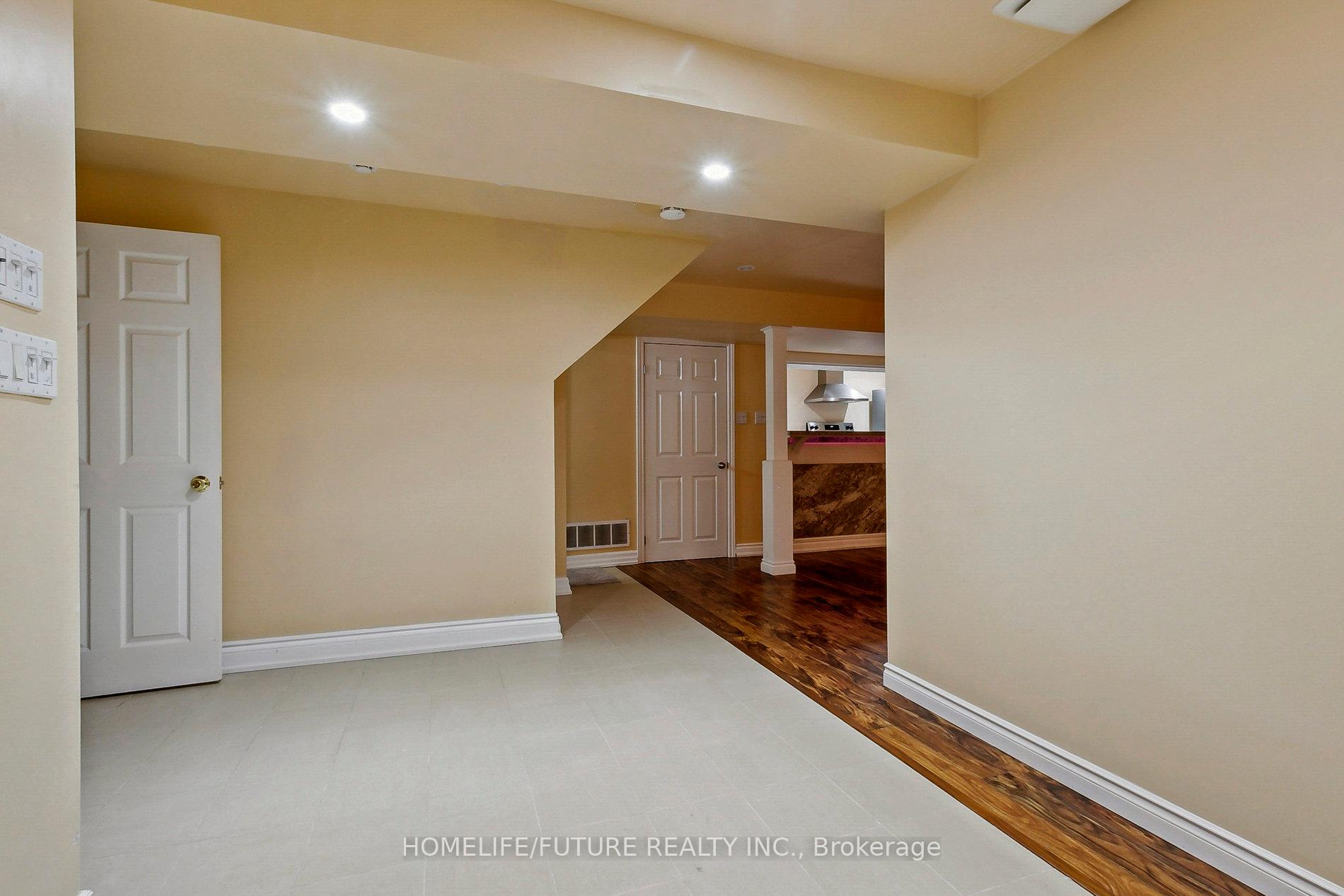 Photo 39 of 44 Norman Ross Drive, Markham, Middlefield — HOMEH