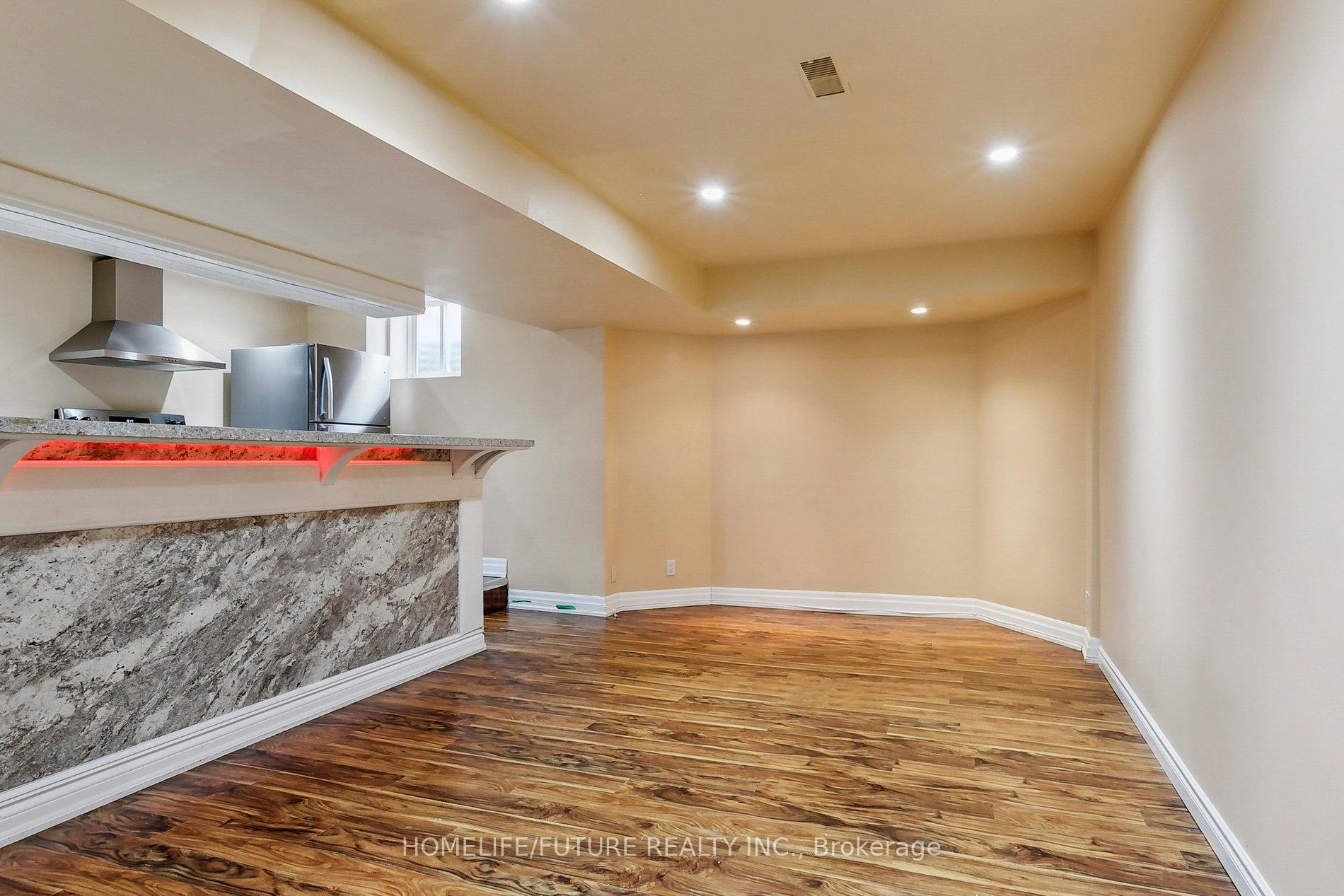 Photo 40 of 44 Norman Ross Drive, Markham, Middlefield — HOMEH
