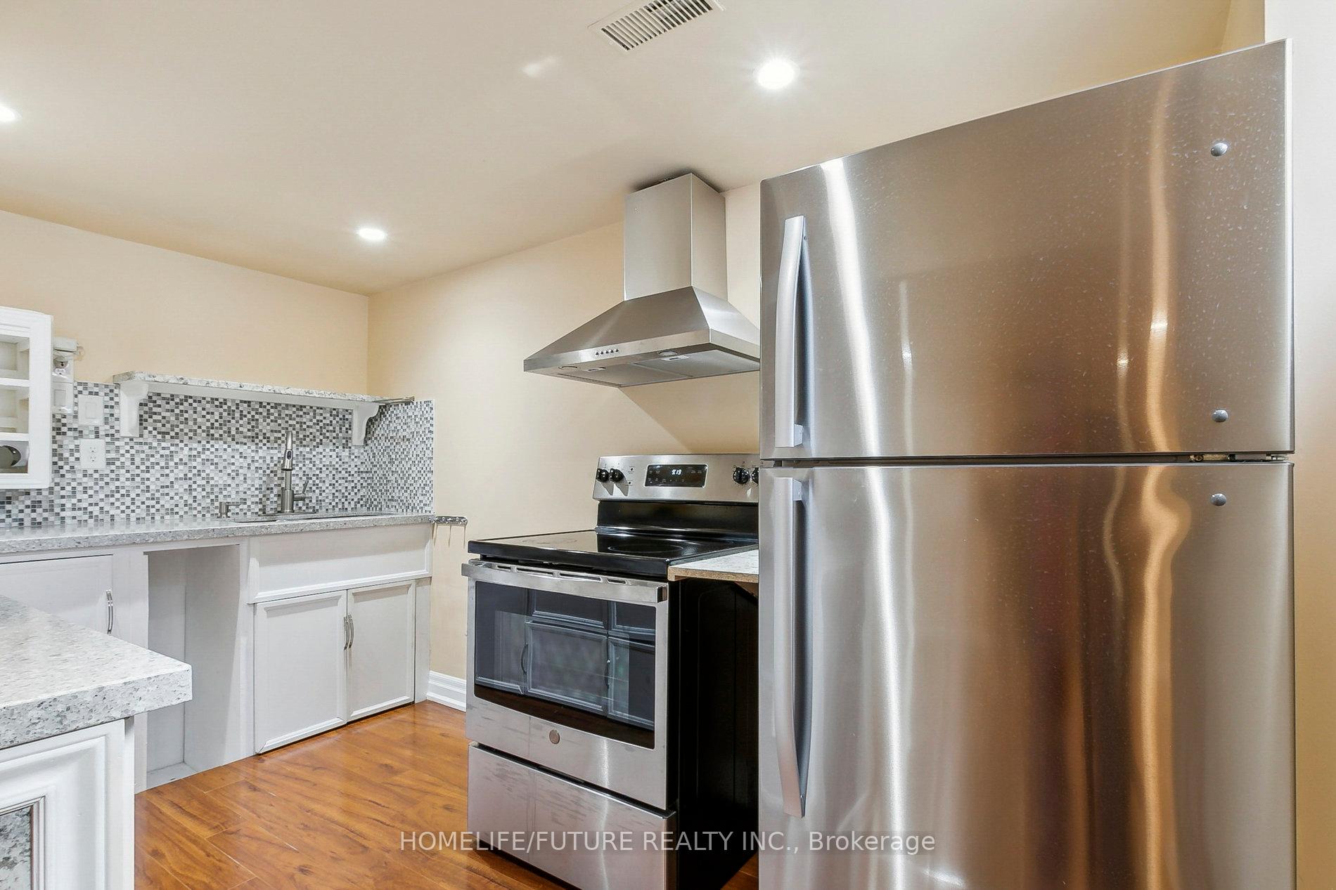 Photo 42 of 44 Norman Ross Drive, Markham, Middlefield — HOMEH