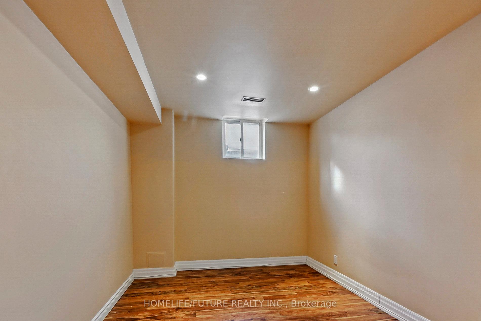 Photo 45 of 44 Norman Ross Drive, Markham, Middlefield — HOMEH