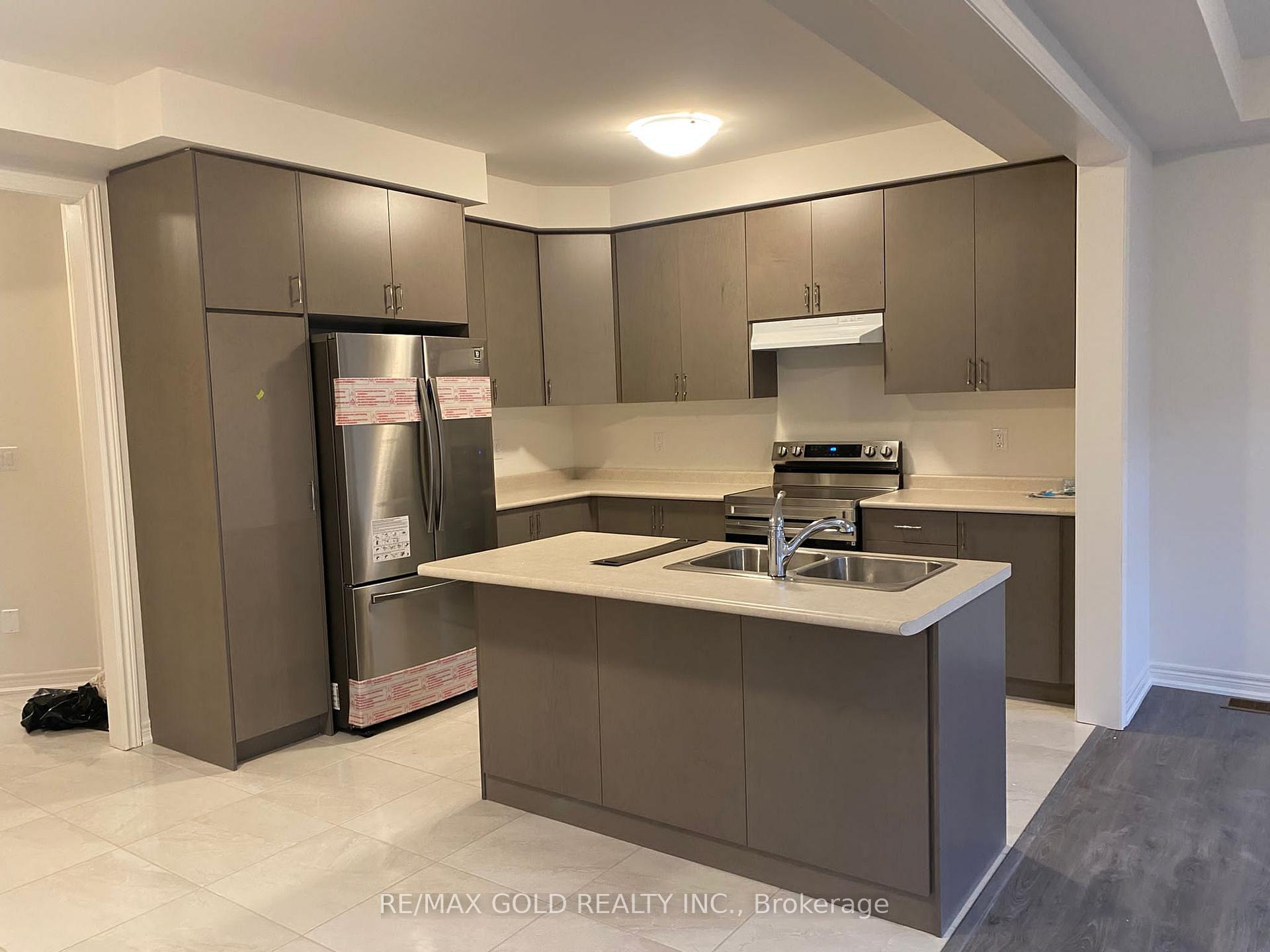 Photo 5 of 27 Great Falls Boulevard, Hamilton, Waterdown — HOMEH