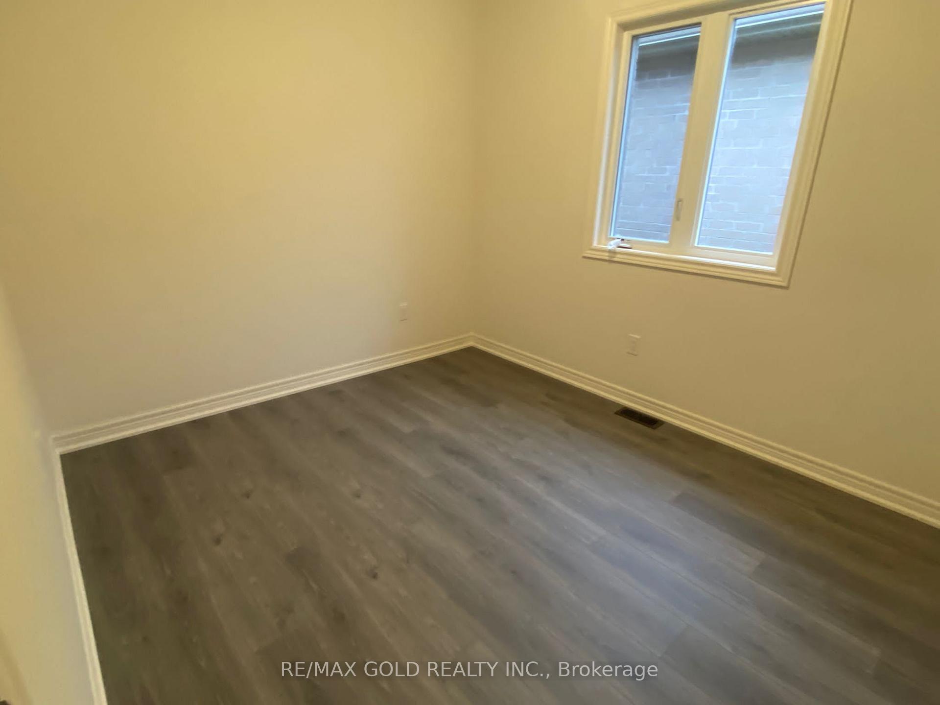 Photo 15 of 27 Great Falls Boulevard, Hamilton, Waterdown — HOMEH