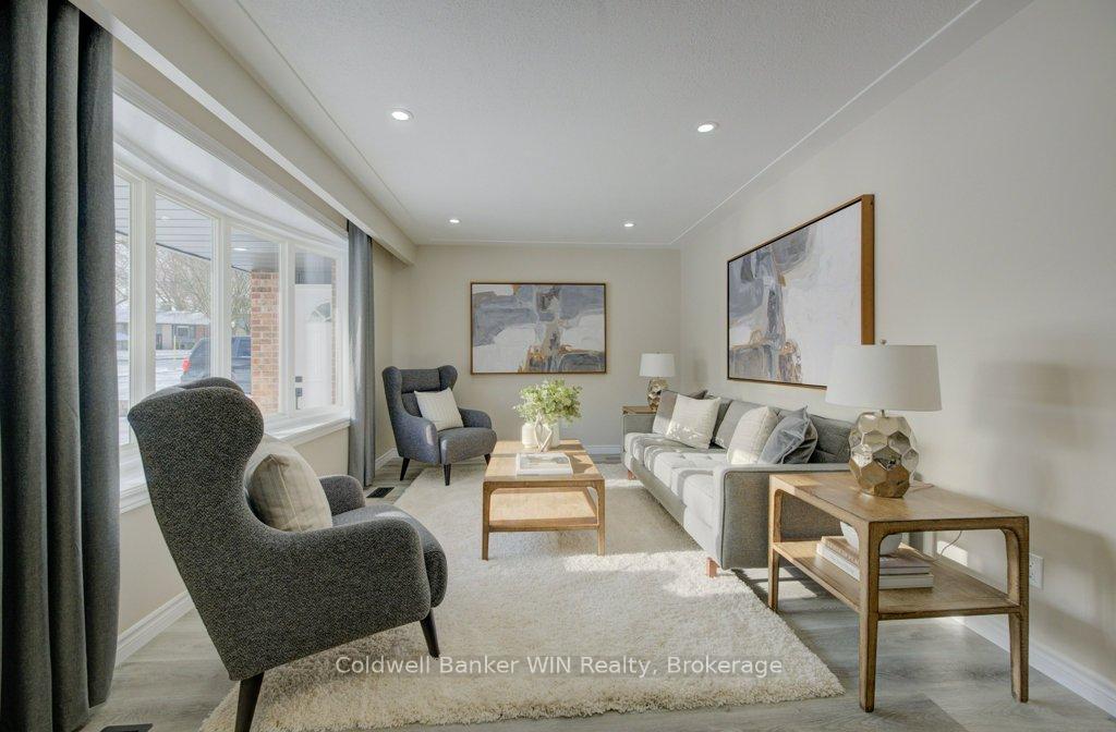 Photo 3 of 60 Gilmour Crescent, Kitchener — HOMEH