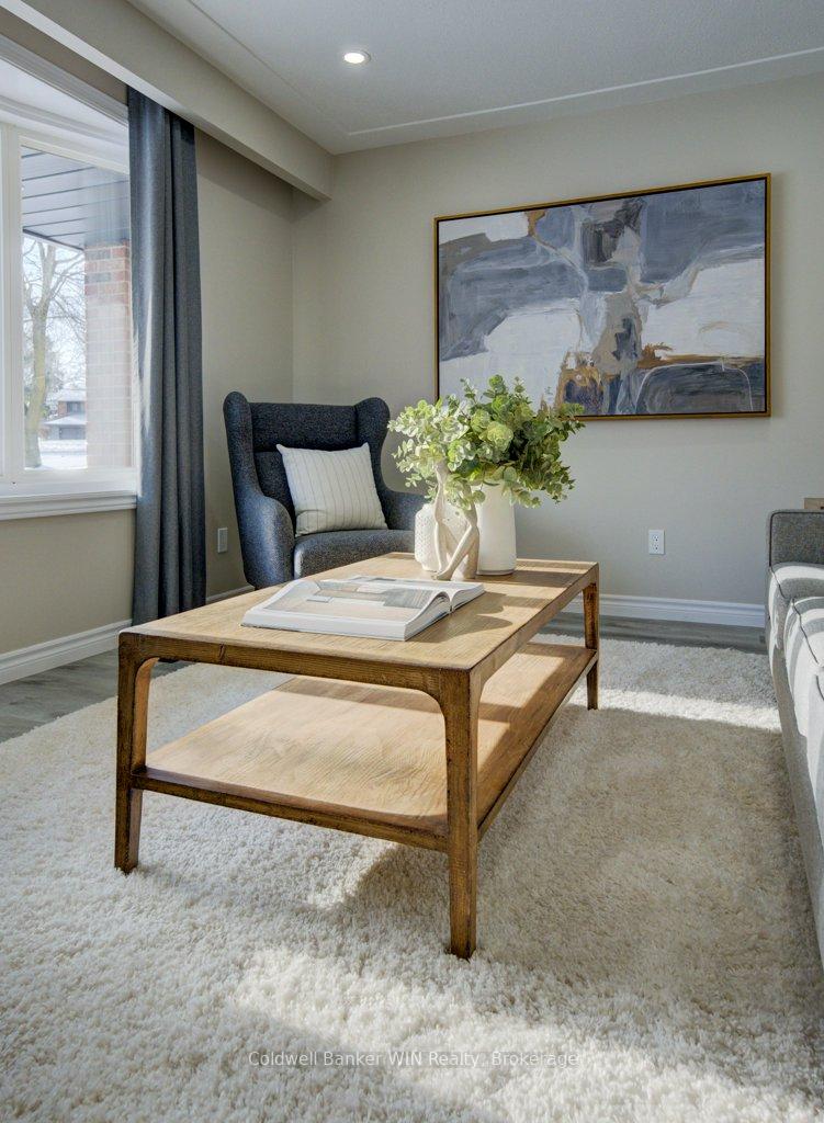Photo 5 of 60 Gilmour Crescent, Kitchener — HOMEH