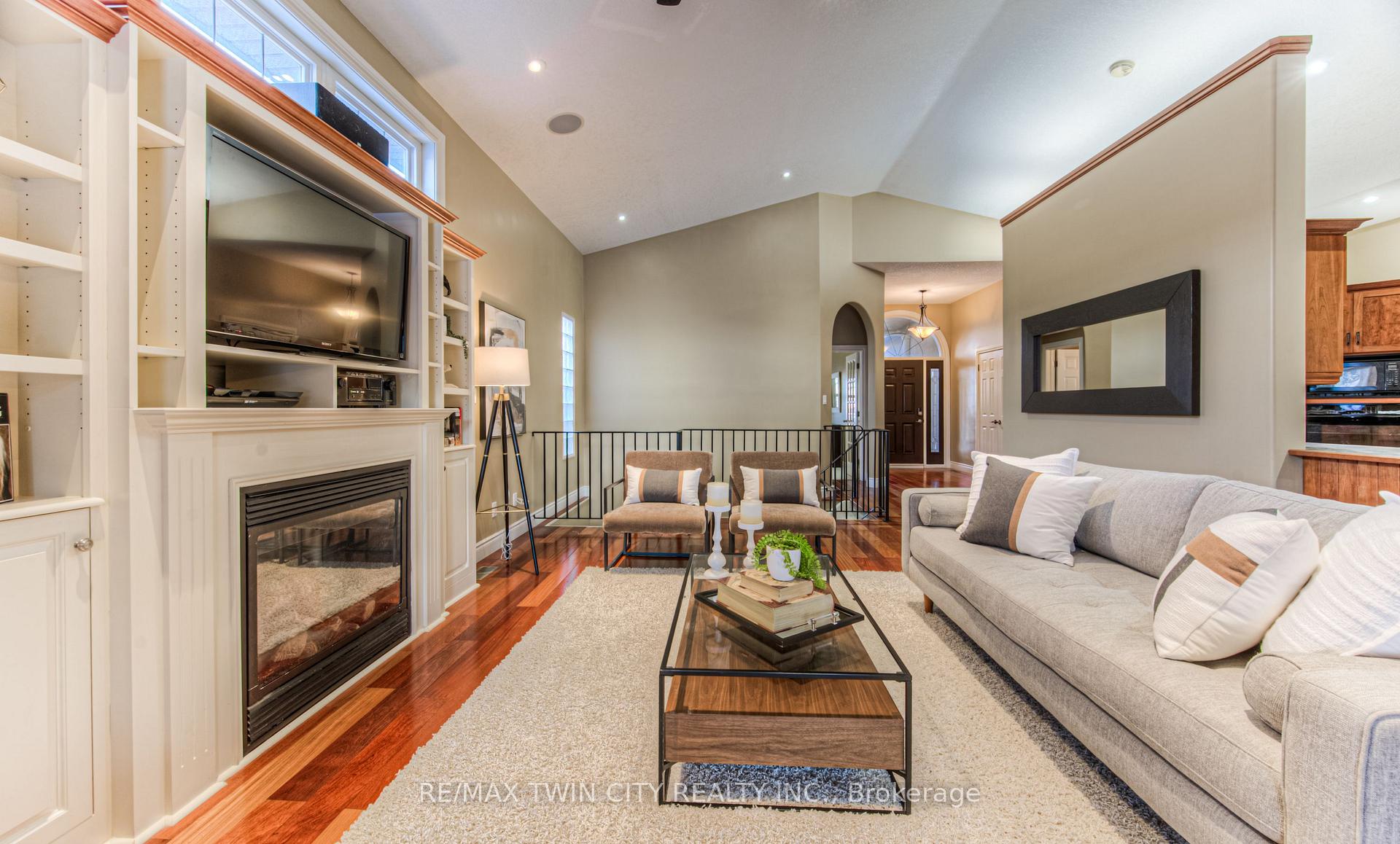 Photo 10 of 154 Forfar Avenue, Kitchener — HOMEH