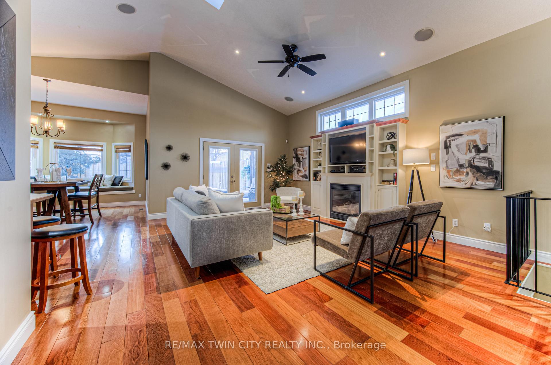 Photo 12 of 154 Forfar Avenue, Kitchener — HOMEH