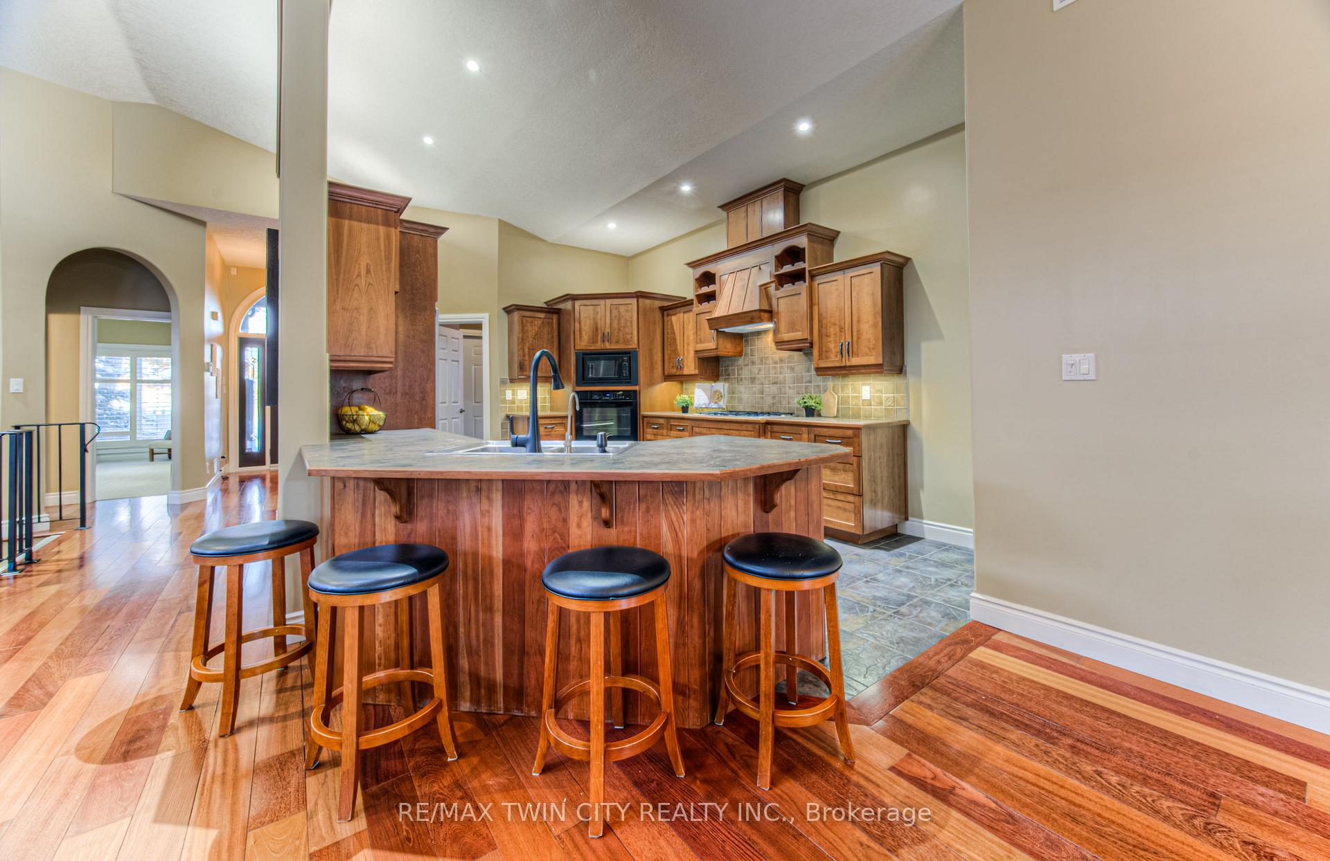 Photo 14 of 154 Forfar Avenue, Kitchener — HOMEH