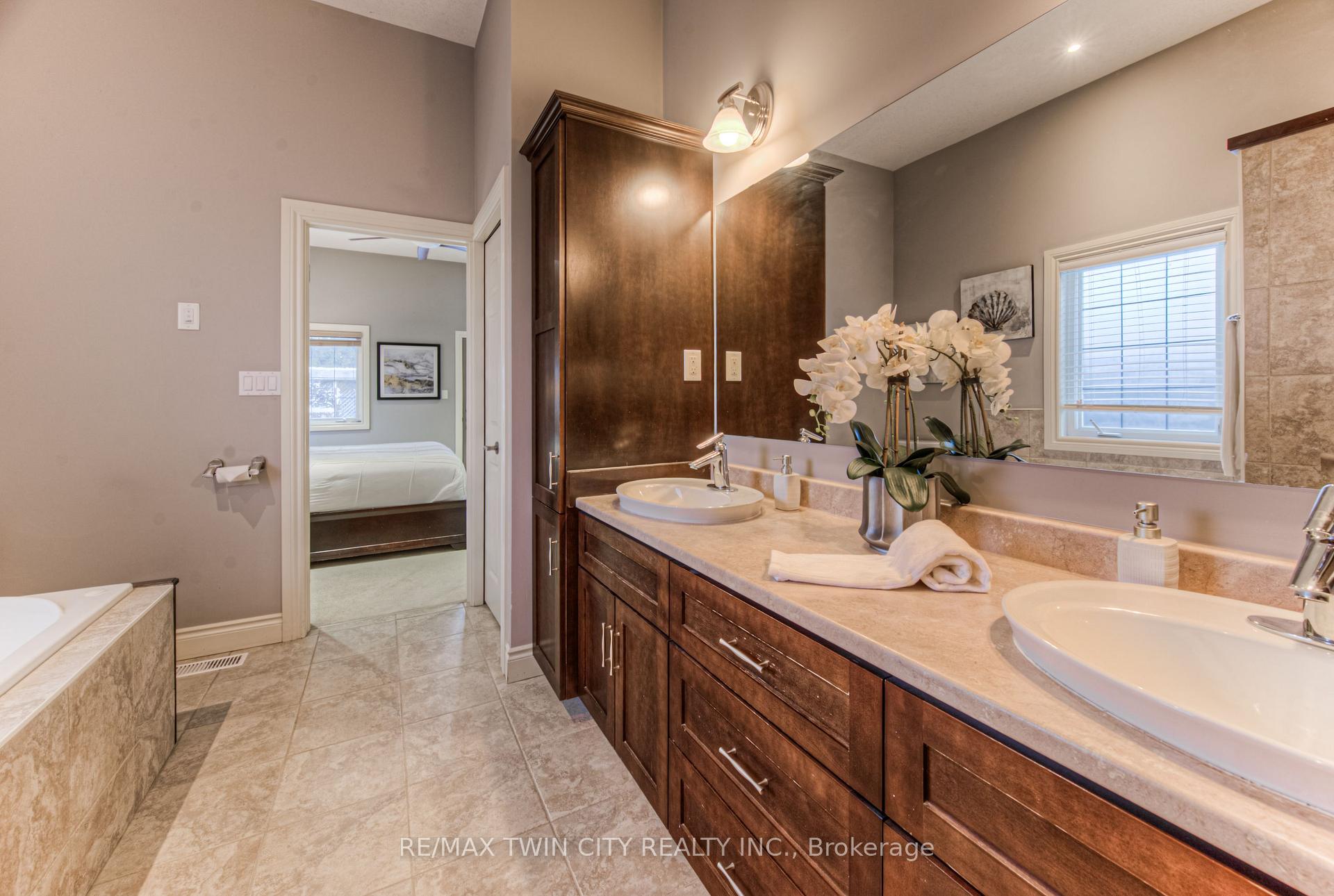 Photo 22 of 154 Forfar Avenue, Kitchener — HOMEH