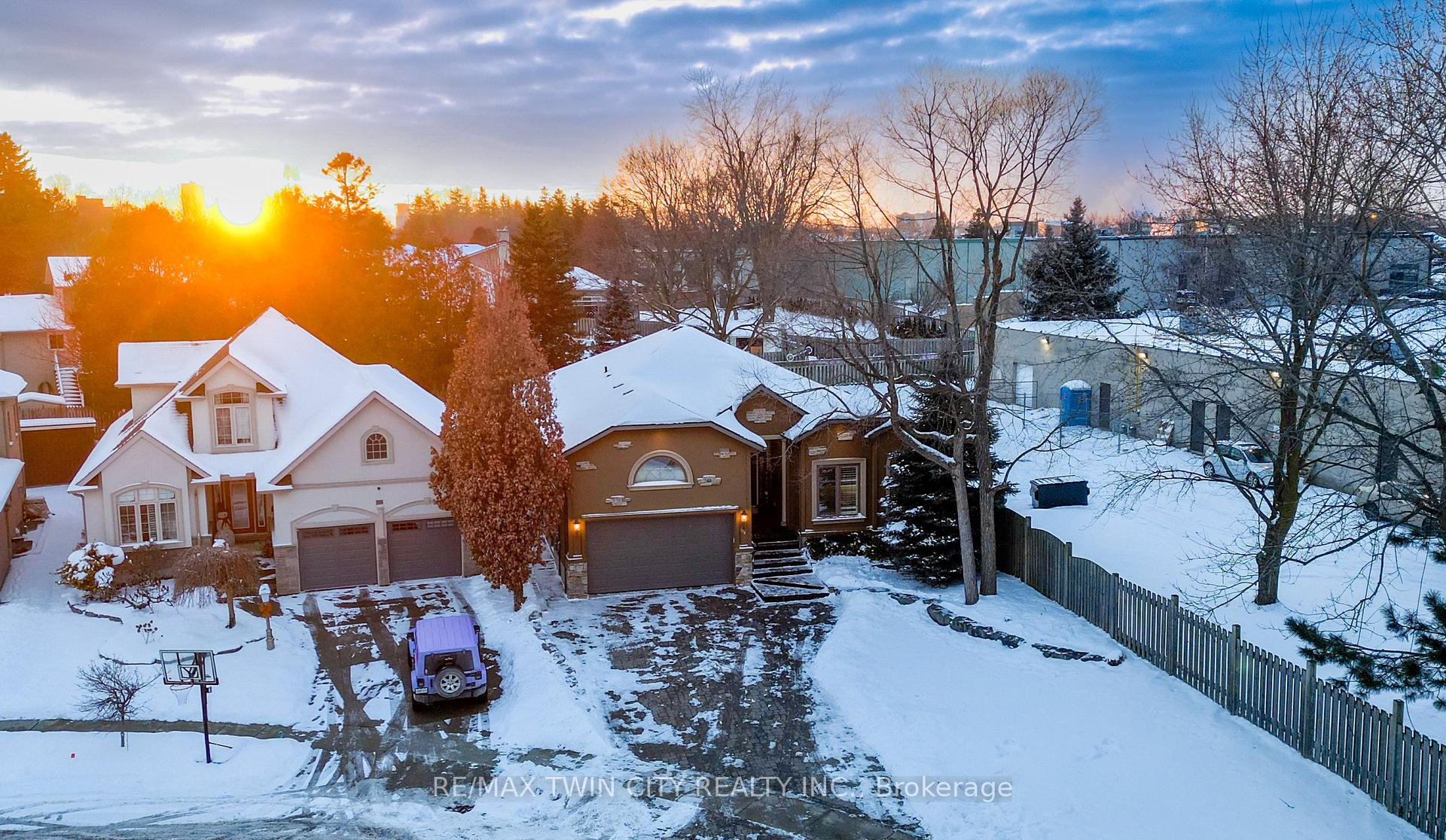 Photo 37 of 154 Forfar Avenue, Kitchener — HOMEH