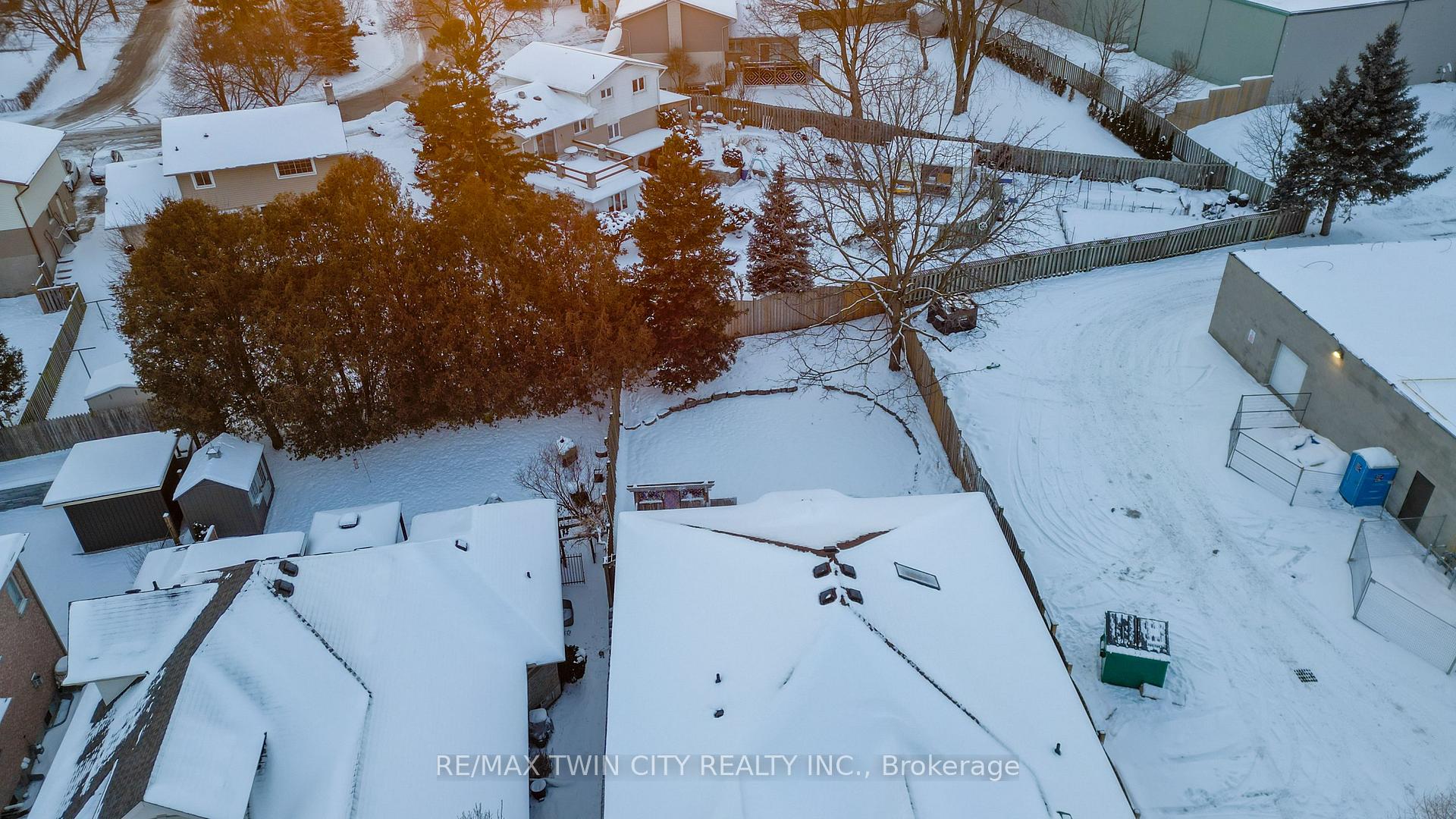 Photo 38 of 154 Forfar Avenue, Kitchener — HOMEH