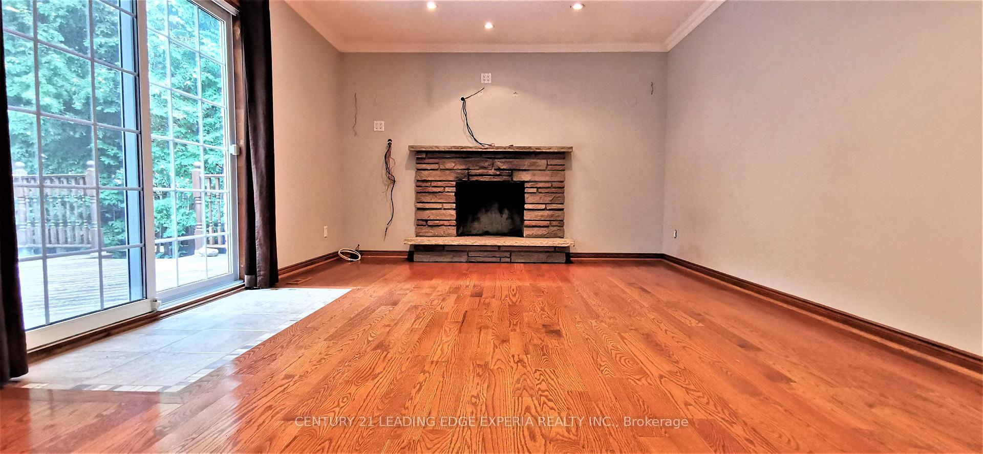 Photo 5 of 37 Sir Brandiles Place, Markham, Markham Village — HOMEH