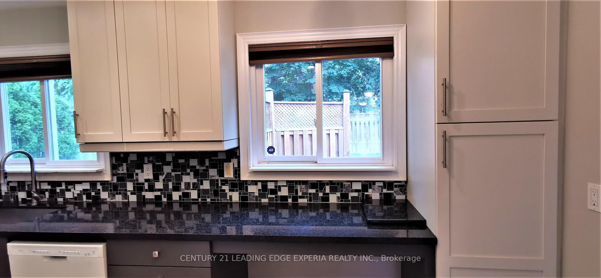 Photo 8 of 37 Sir Brandiles Place, Markham, Markham Village — HOMEH