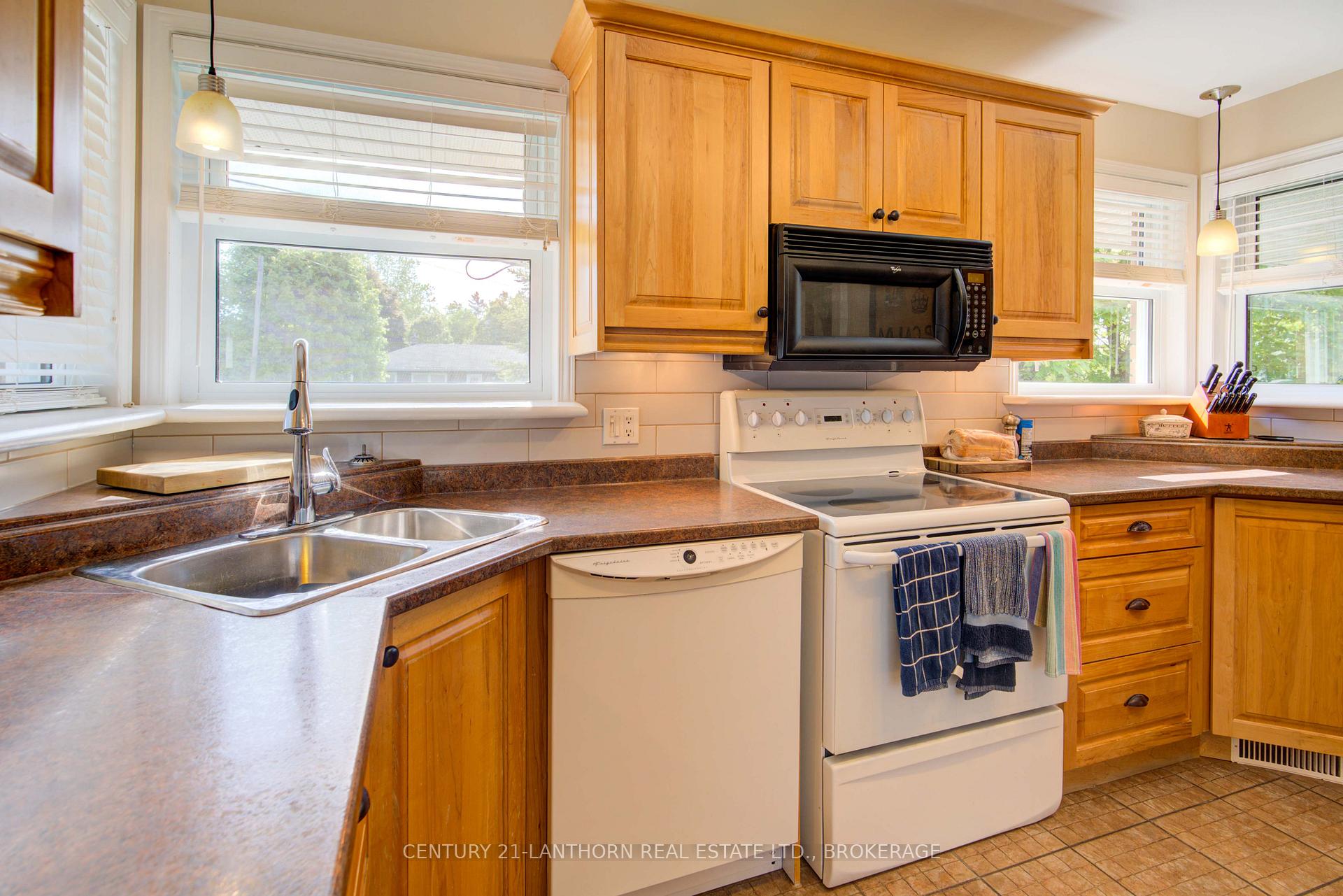 Photo 13 of 1189 Westbrook Road, Kingston, City Northwest — HOMEH