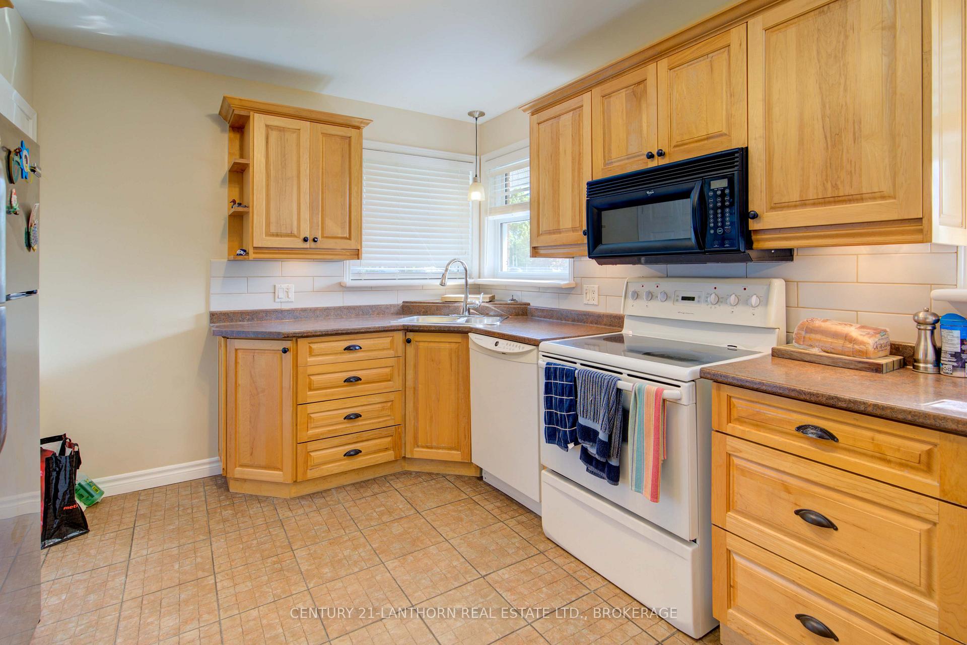 Photo 15 of 1189 Westbrook Road, Kingston, City Northwest — HOMEH