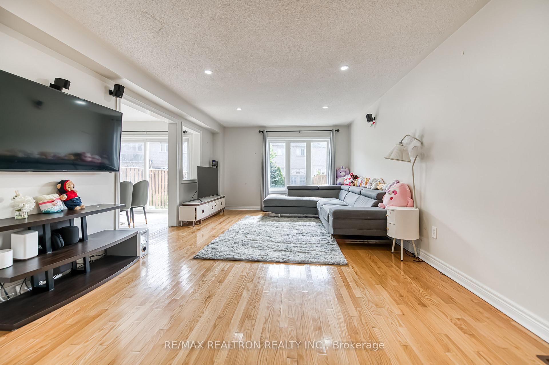 Photo 3 of 65 Harry Blaylock Drive E, Markham, Greensborough — HOMEH