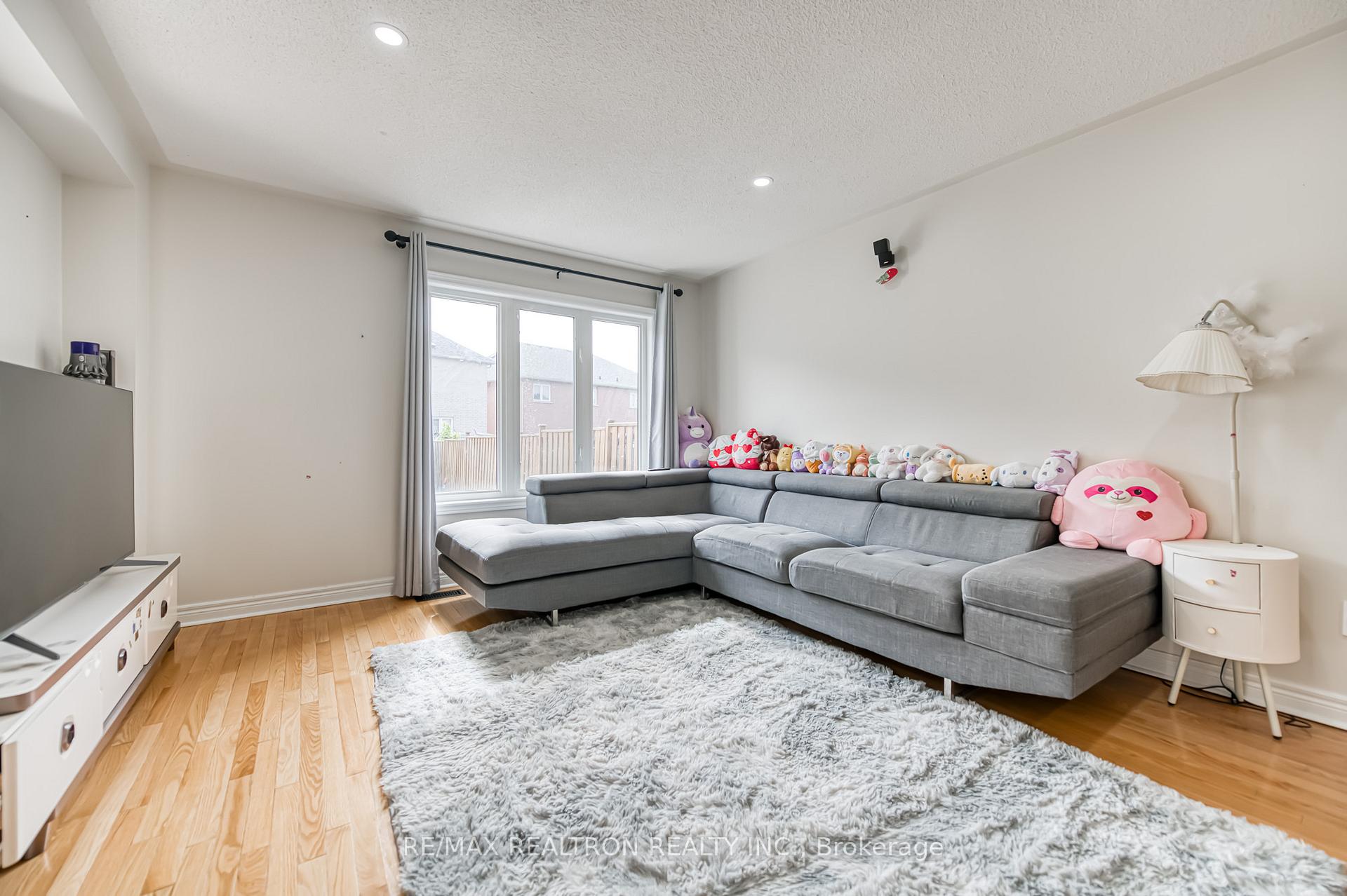 Photo 10 of 65 Harry Blaylock Drive E, Markham, Greensborough — HOMEH