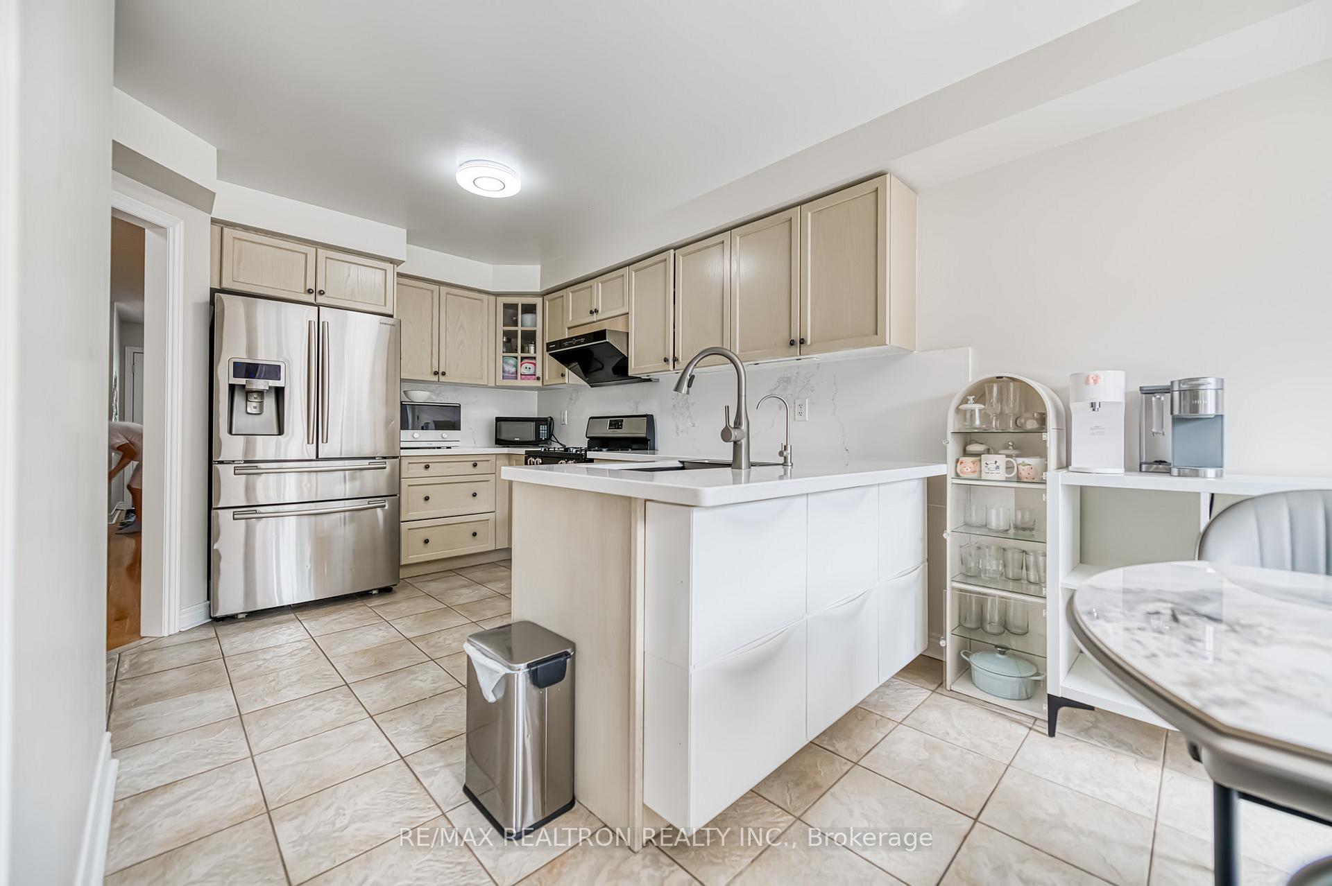 Photo 13 of 65 Harry Blaylock Drive E, Markham, Greensborough — HOMEH