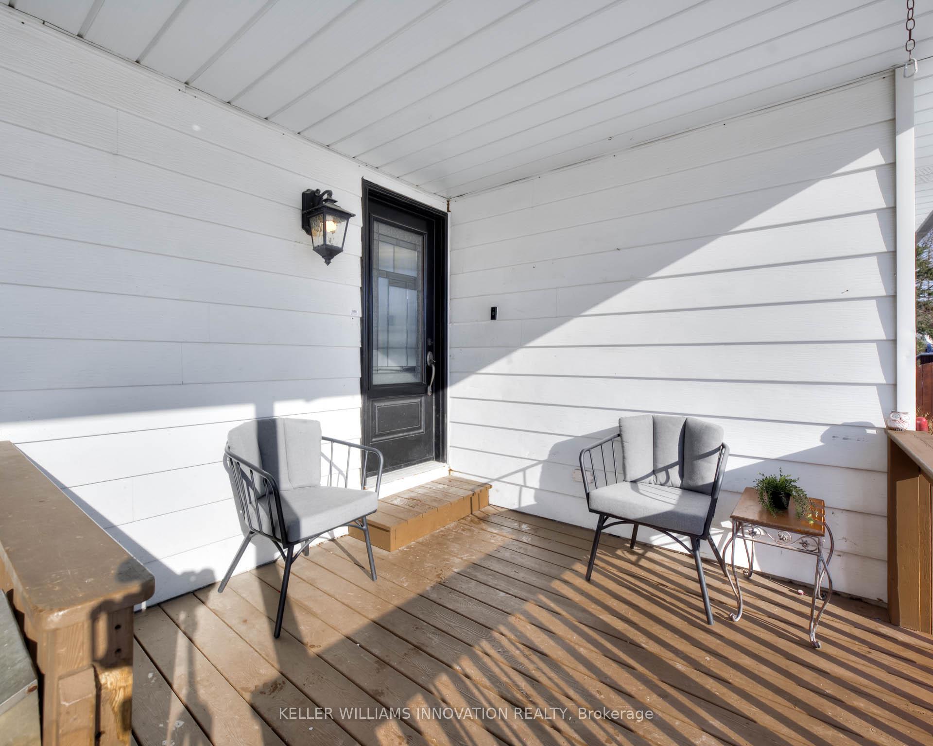 Photo 3 of 37 Harvest Court, Kitchener — HOMEH