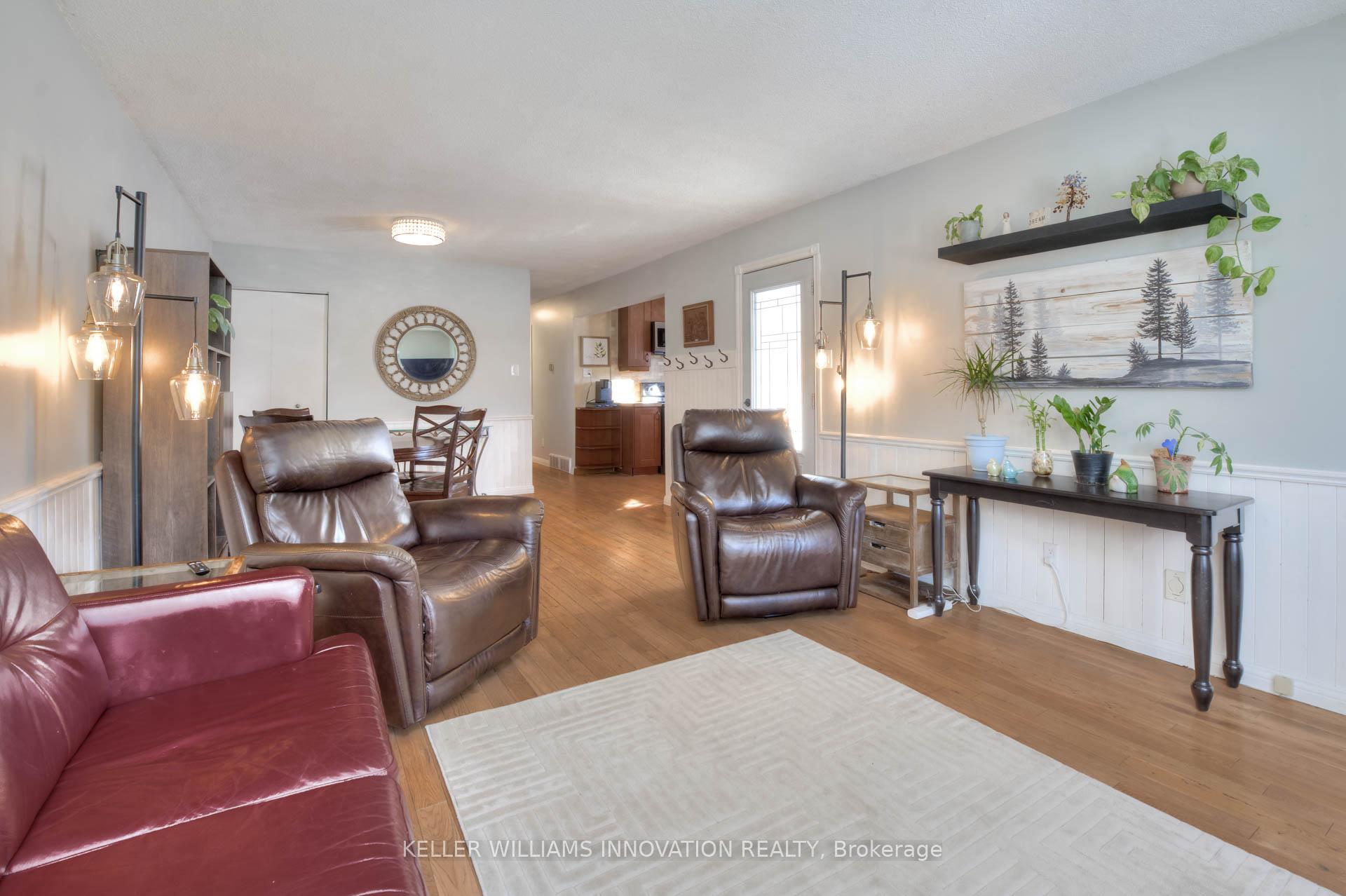Photo 5 of 37 Harvest Court, Kitchener — HOMEH